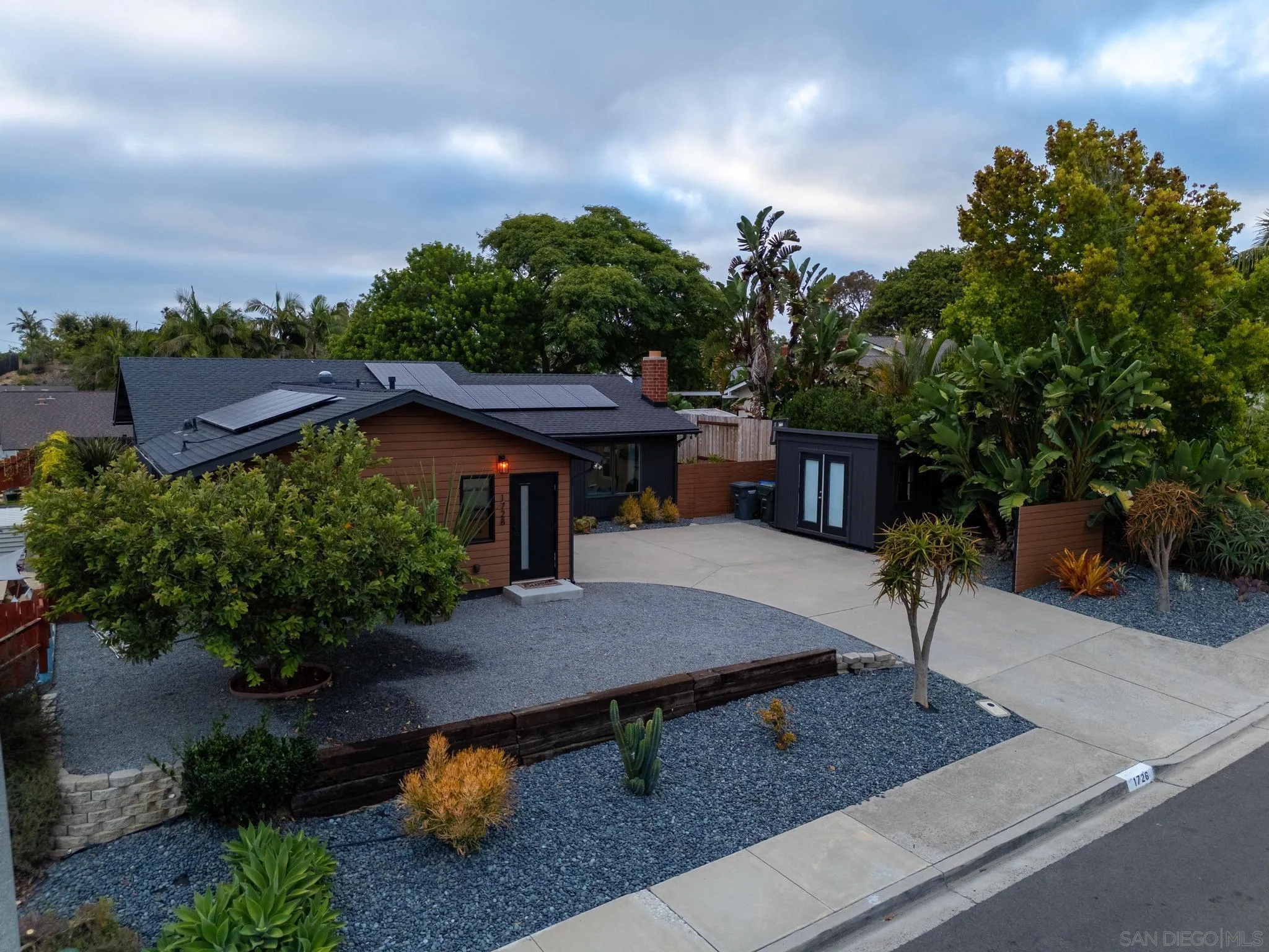 https://cdn.realtyfeed.com/cdn/127/260015981/8a9c4f63c5d0b67f68d60186901b12d2.webp