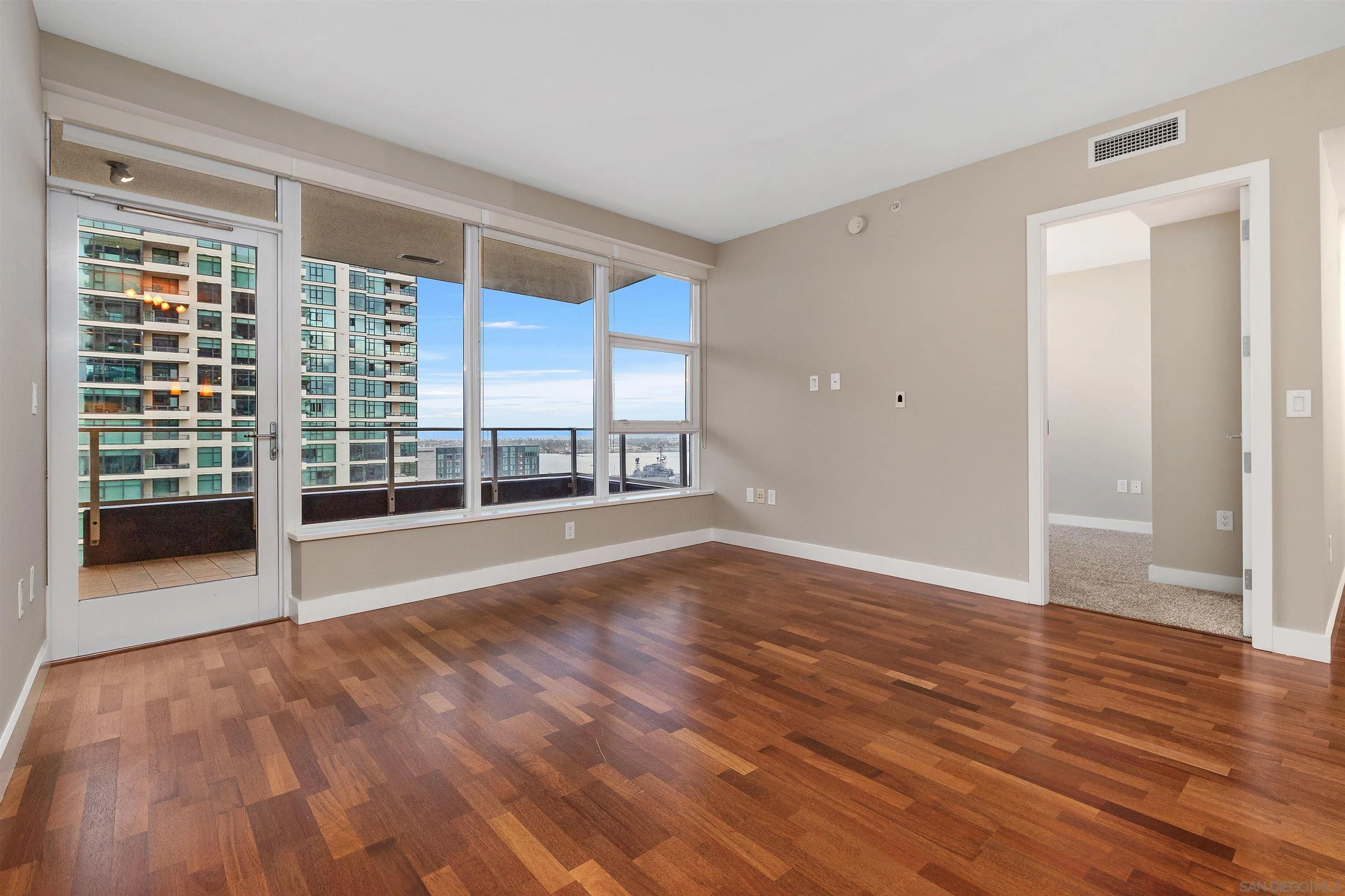 Photo #11: 260015987 Listing: Photo #11