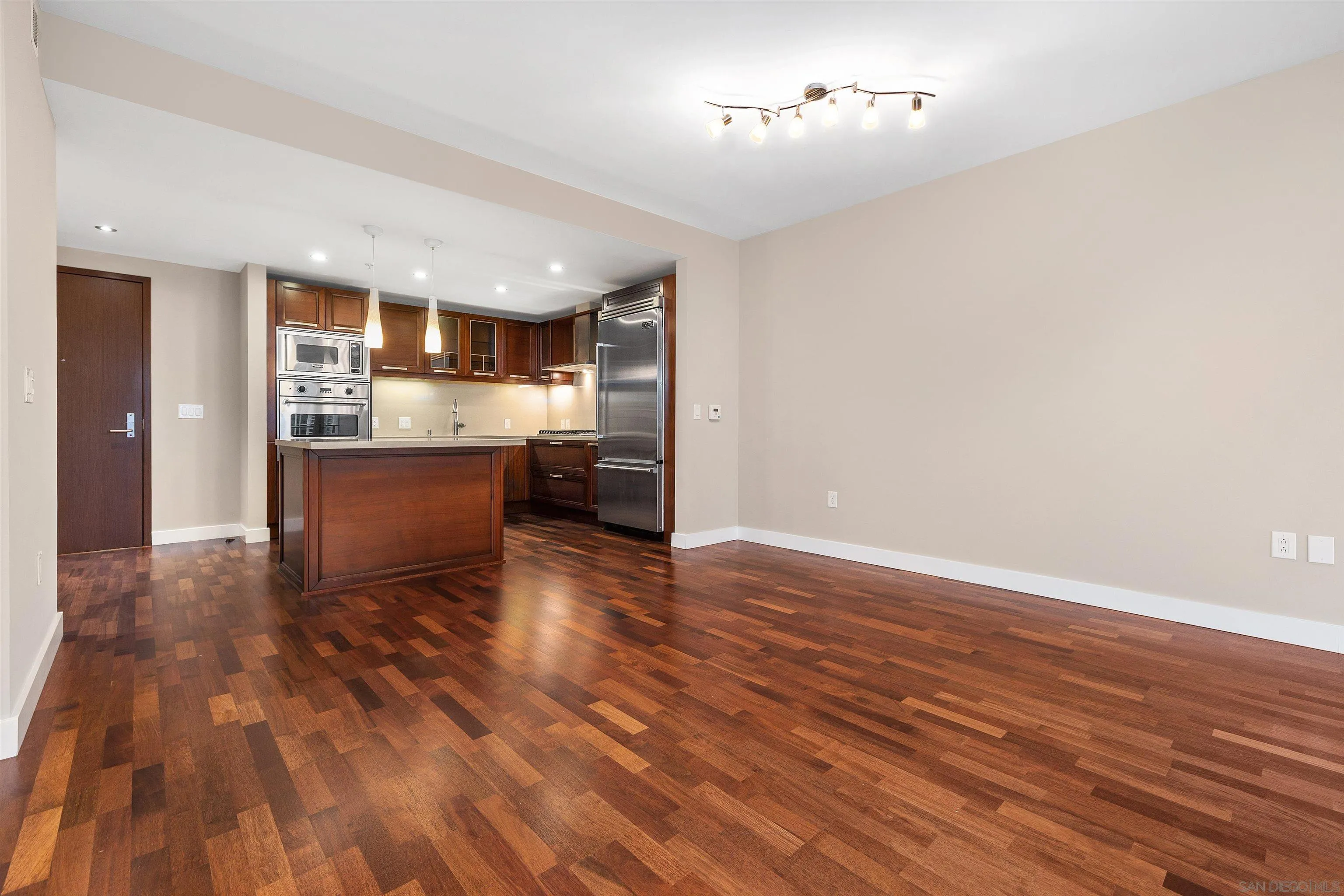 Photo #16: 260015987 Listing: Photo #16