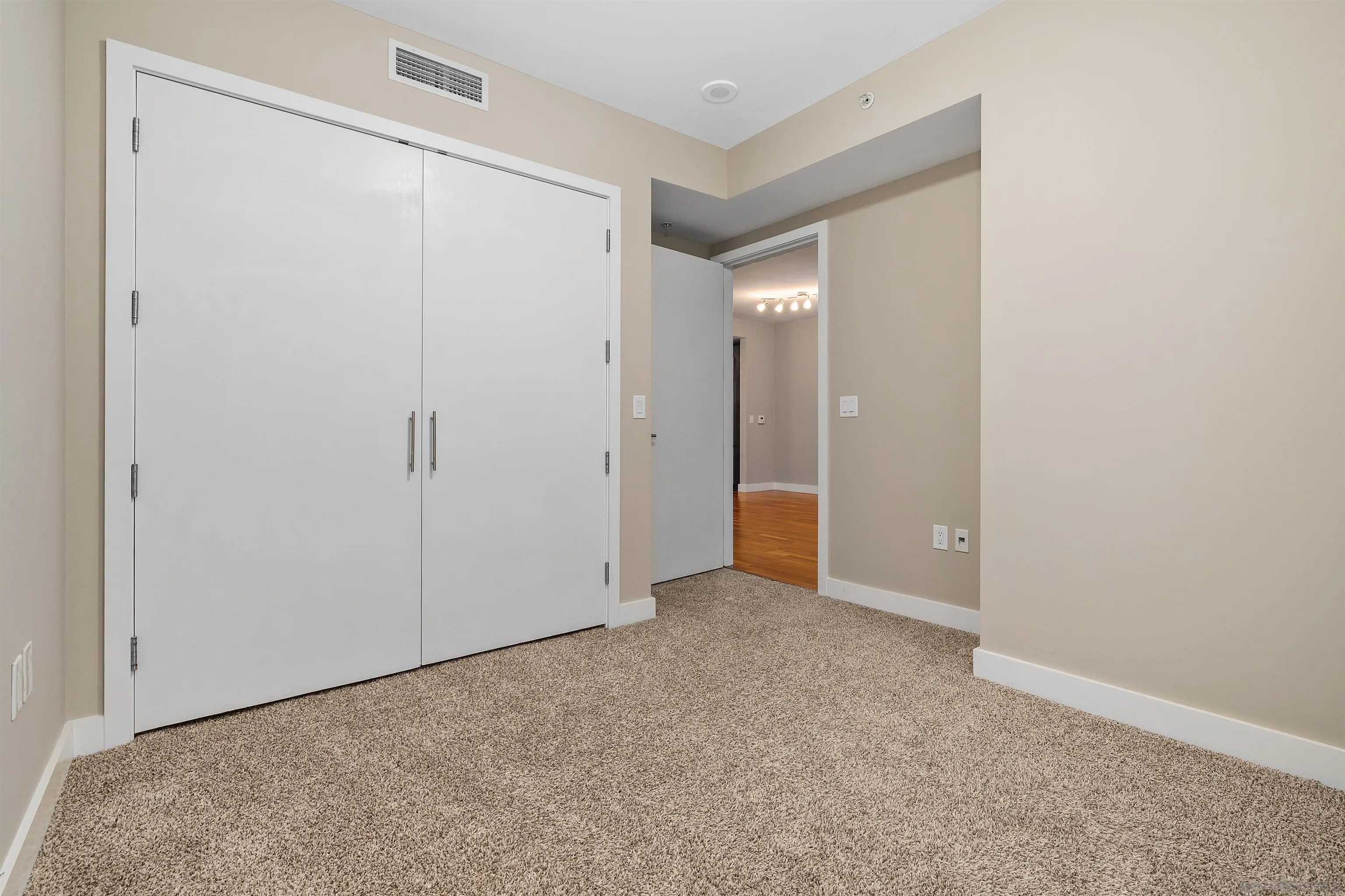Photo #26: 260015987 Listing: Photo #26