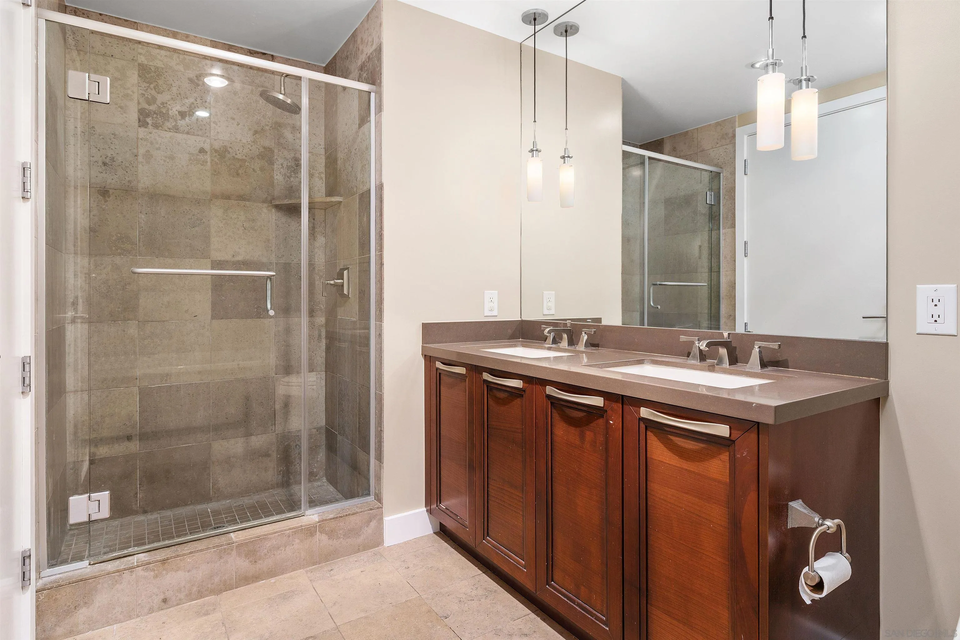 Photo #22: 260015987 Listing: Photo #22
