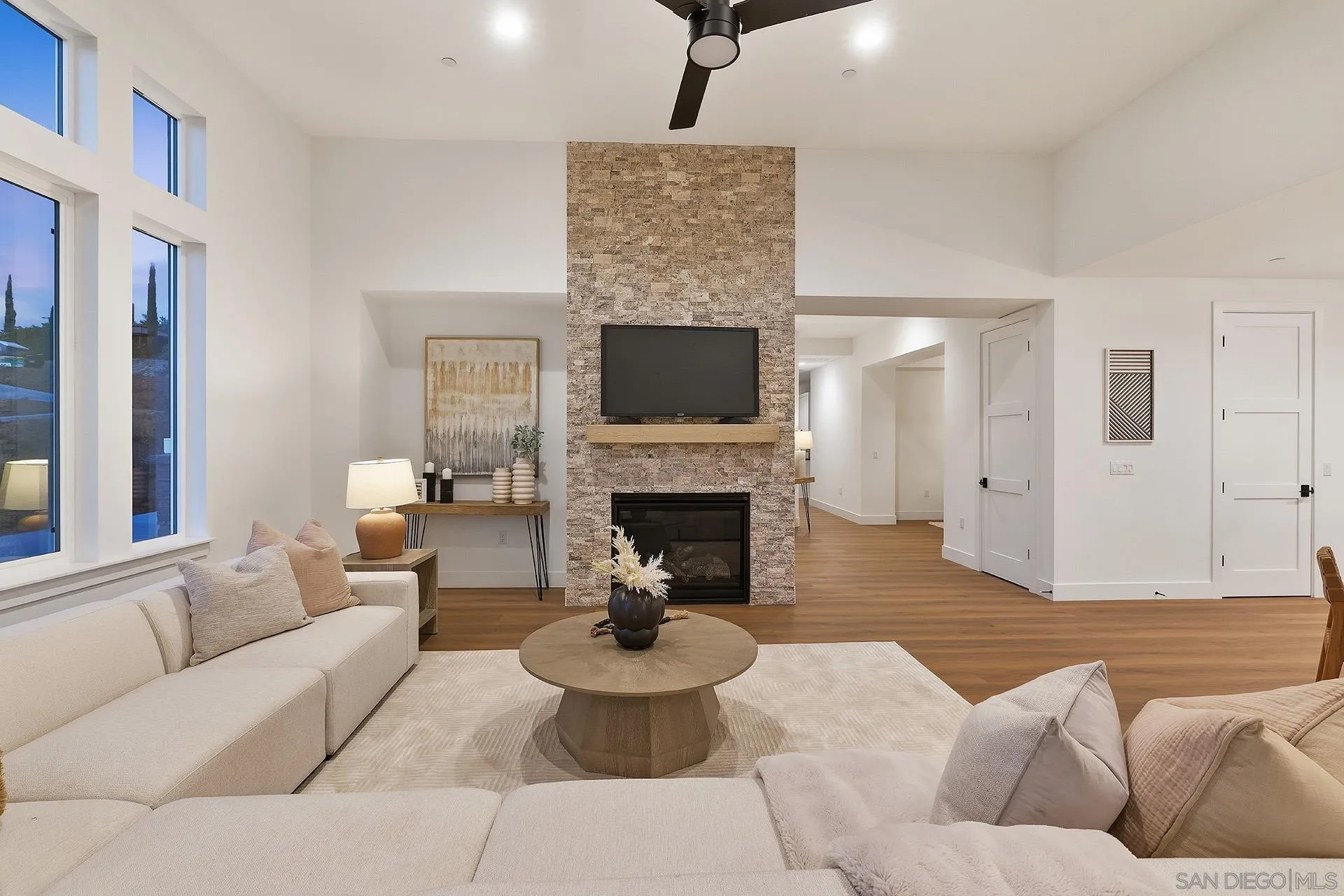 39301 Corte Venture, Temecula, CA 92592 - Photo 3 of 37, Temecula, CA