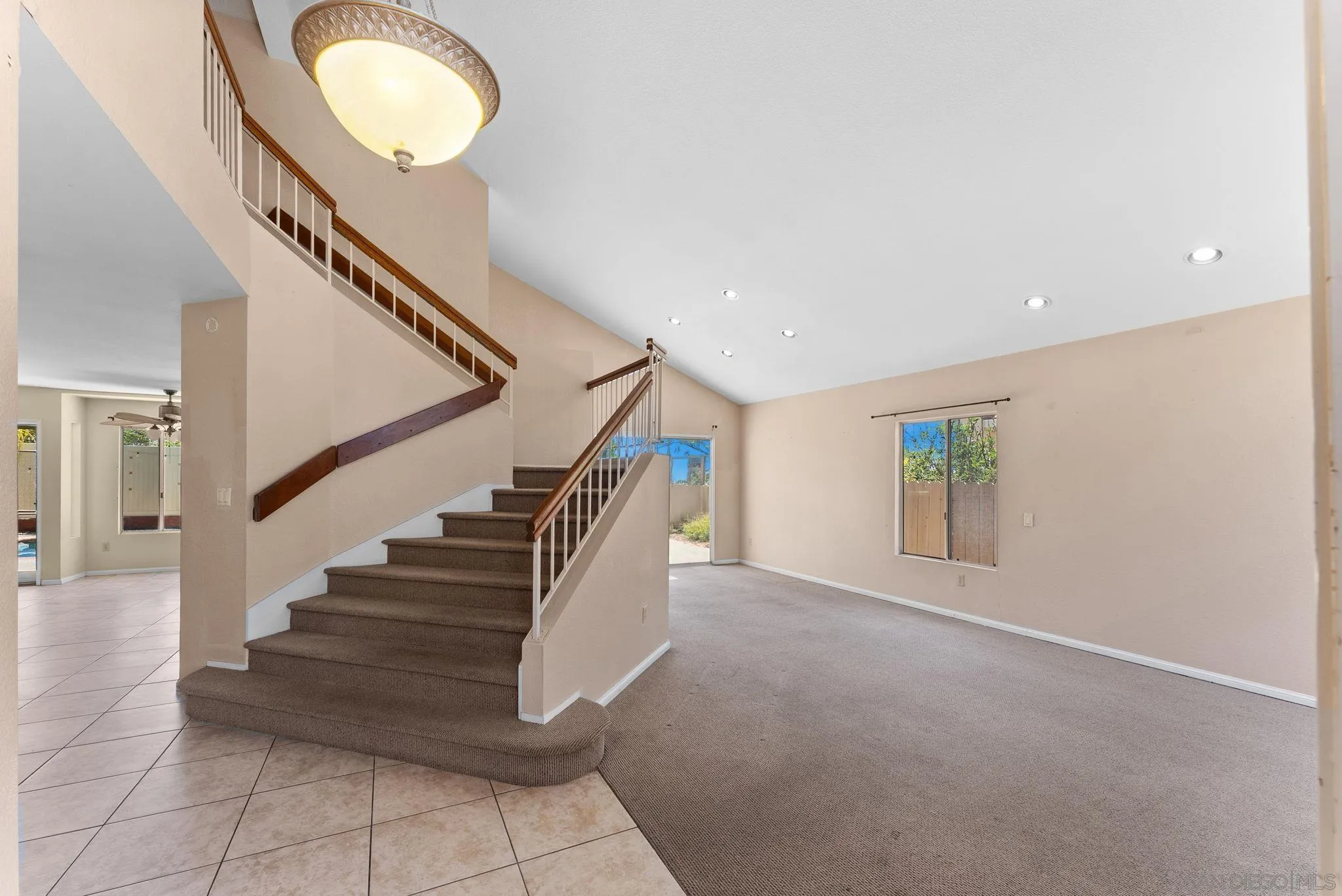 https://cdn.realtyfeed.com/cdn/127/260015996/1407d460975754592c48cd20f77aa82a.webp