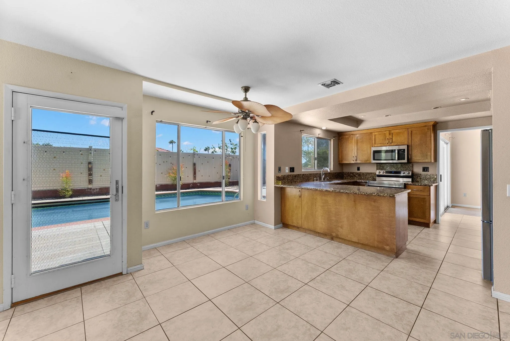 https://cdn.realtyfeed.com/cdn/127/260015996/2be2512b9b0d6c741fec58895a18cfc1.webp