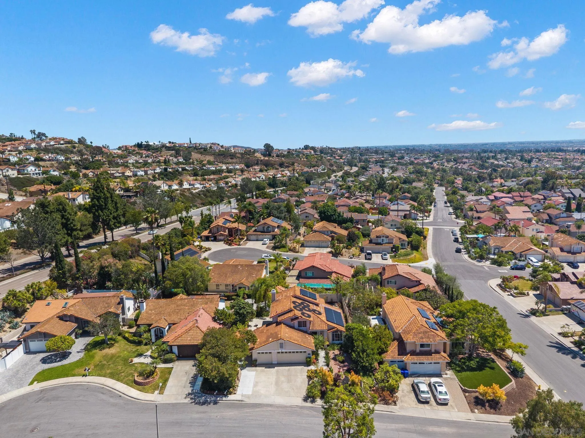 https://cdn.realtyfeed.com/cdn/127/260015996/321ff38bc5e91818fd569e917527da79.webp