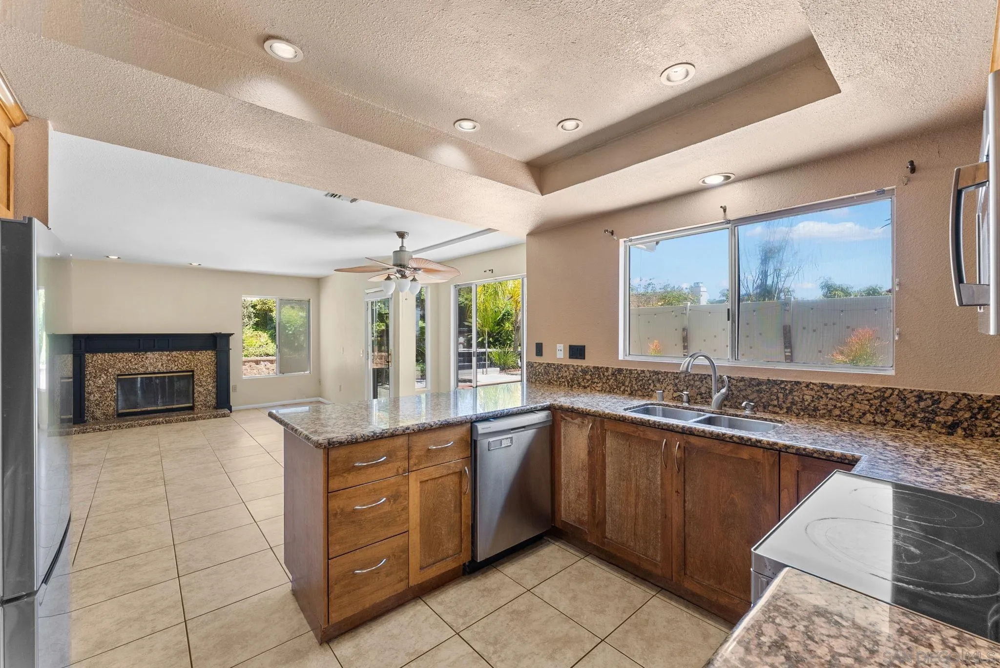 https://cdn.realtyfeed.com/cdn/127/260015996/38971a70844e3e47ddad01f56fc649ea.webp