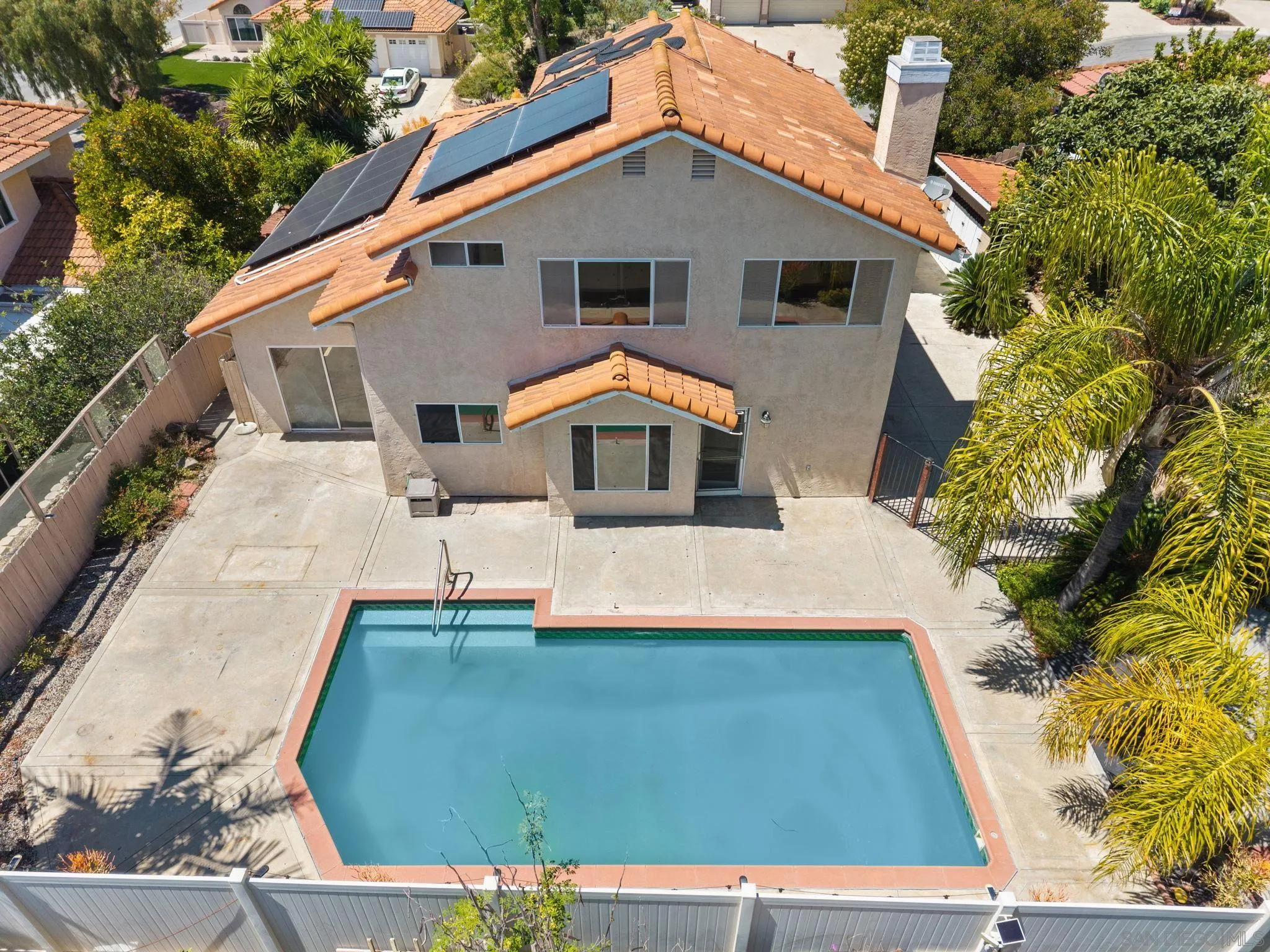 https://cdn.realtyfeed.com/cdn/127/260015996/7628fcfa6a8289f13fab0a19ba3cf5d5.webp