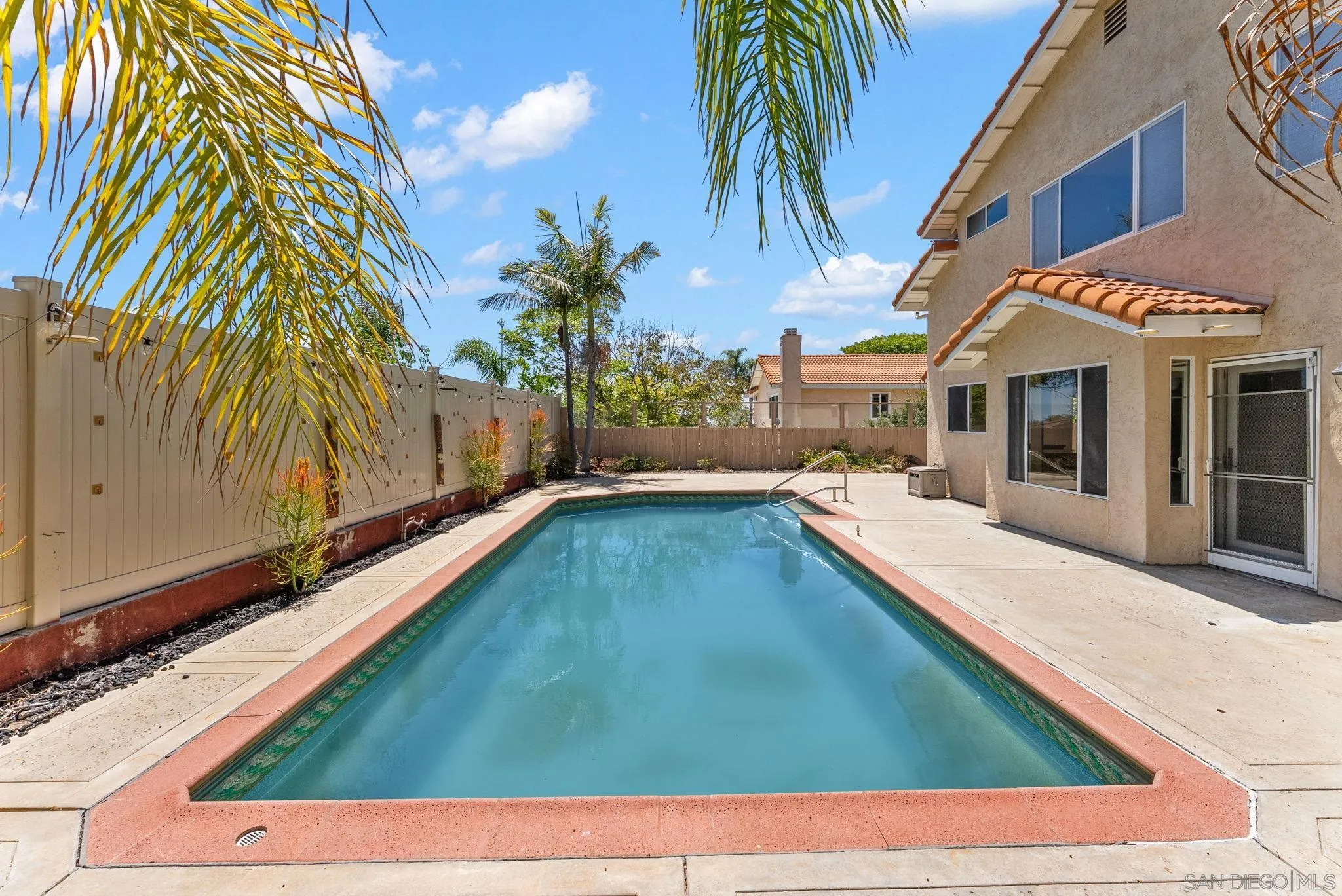 https://cdn.realtyfeed.com/cdn/127/260015996/bcaa41bf8fc41cc1cc7a75b74bb60c77.webp