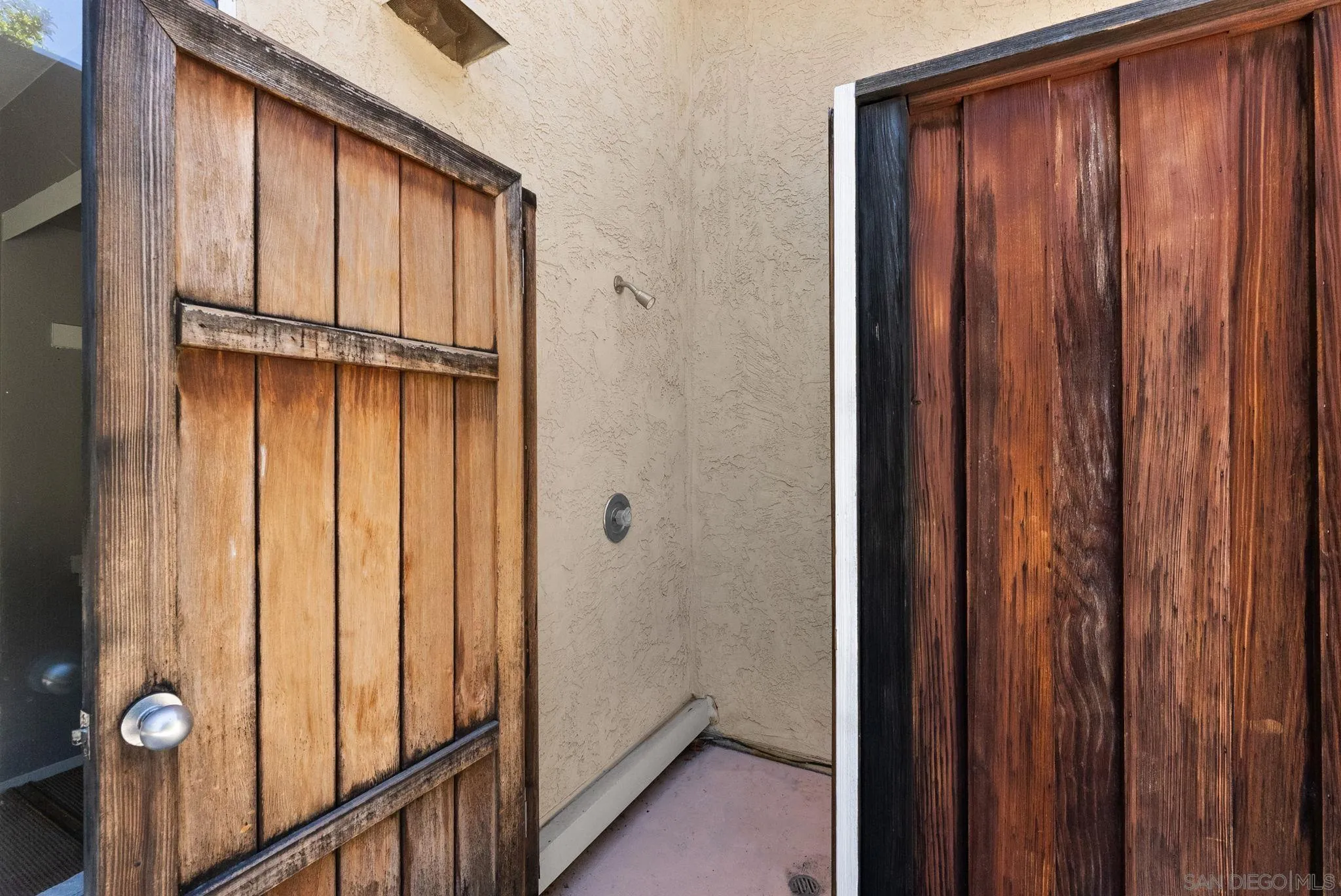 https://cdn.realtyfeed.com/cdn/127/260015996/dff11918d1f4158bc31c587b11b29a73.webp