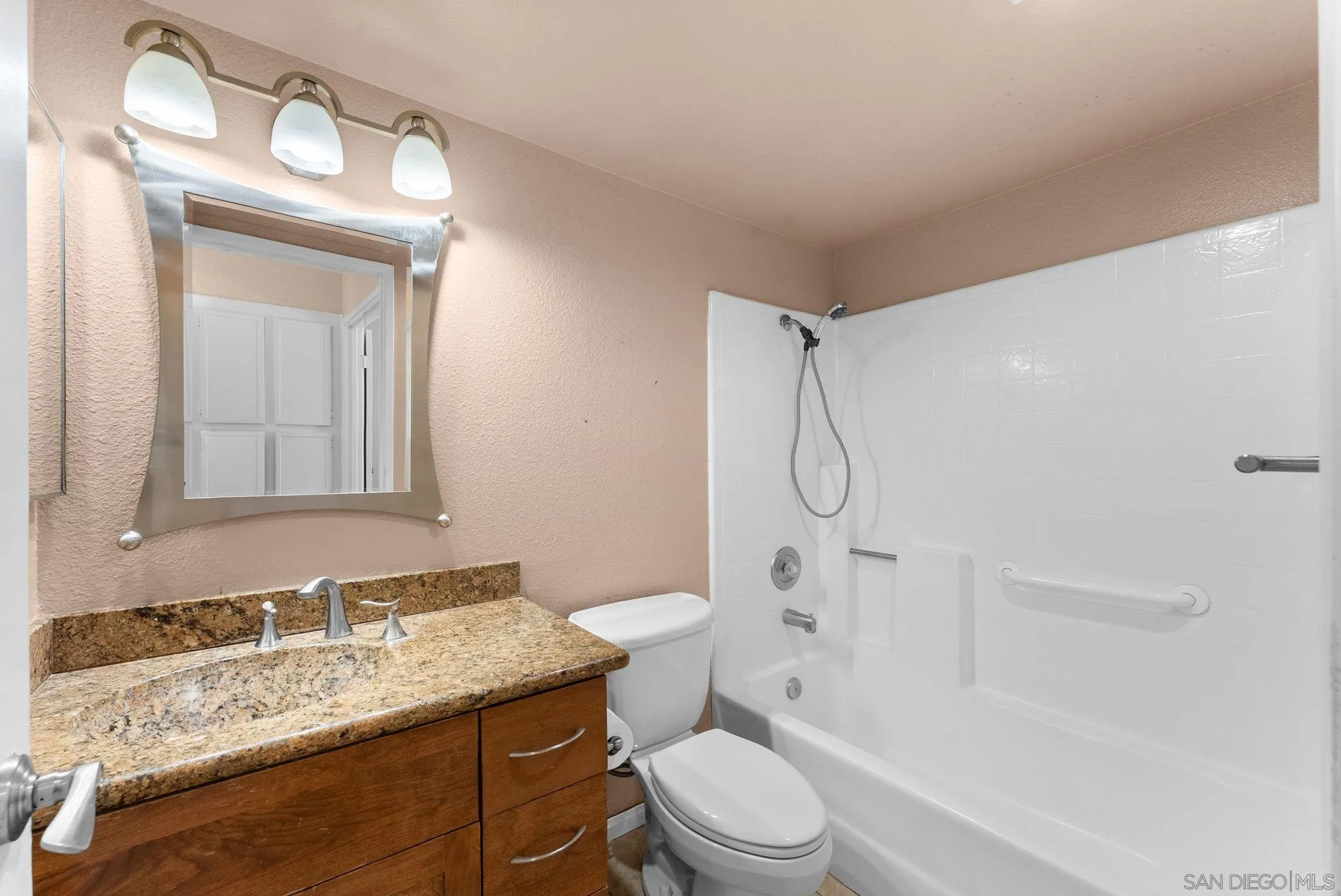 https://cdn.realtyfeed.com/cdn/127/260015996/e11294dfb2d8e0745d6f13efd82a88c9.webp