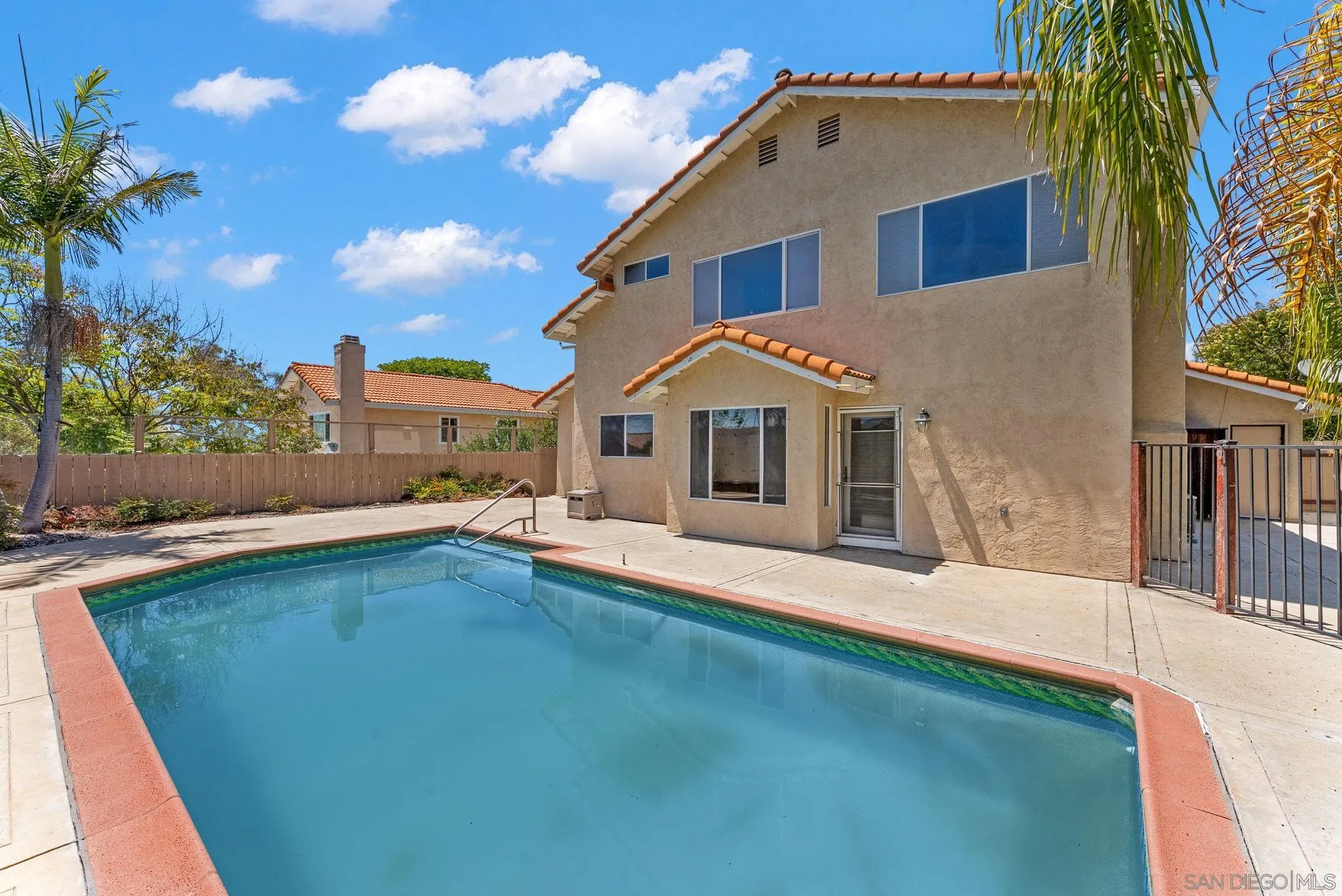 https://cdn.realtyfeed.com/cdn/127/260015996/ee9185a8ed97cbdd14ff7b922d6f0805.webp