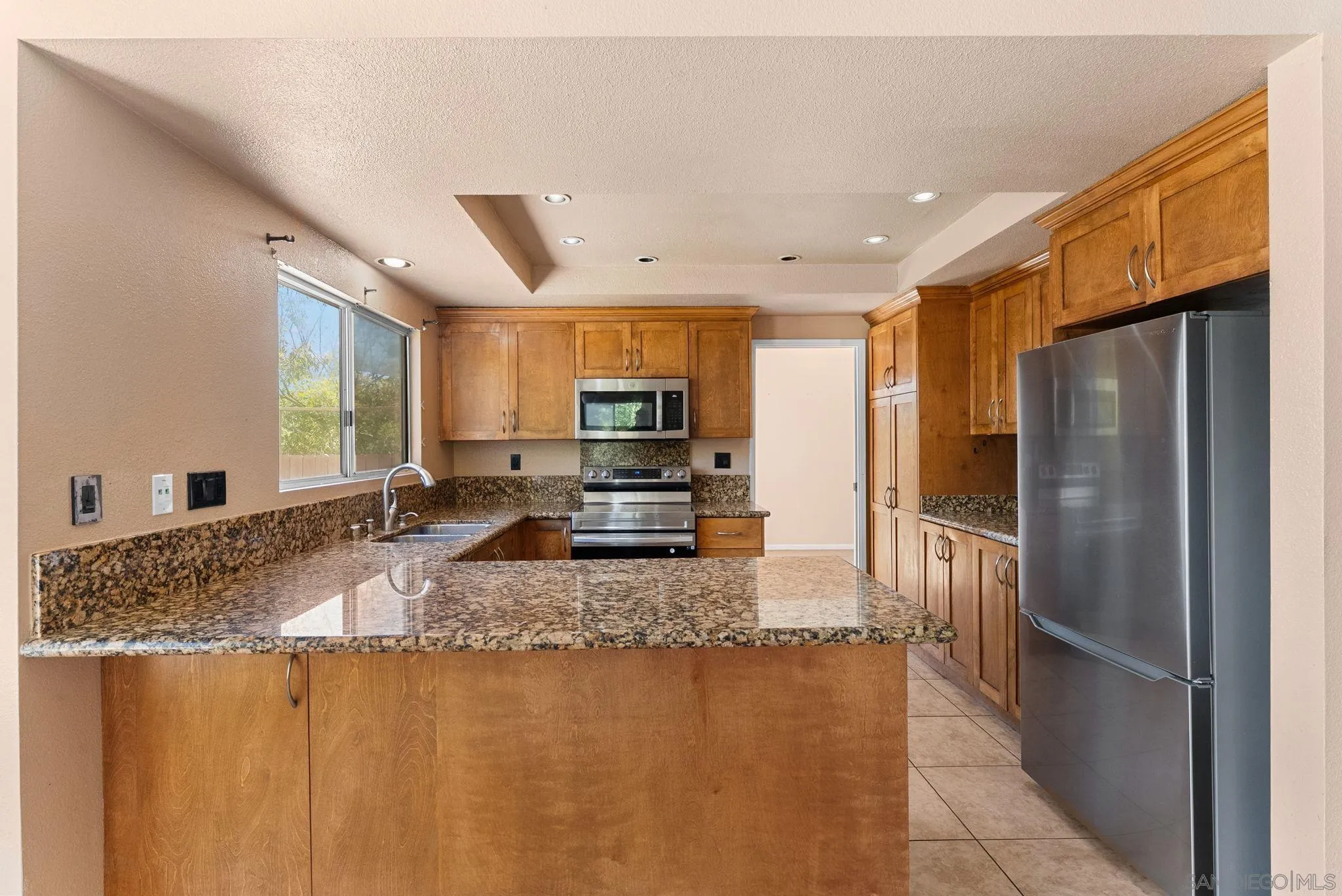 https://cdn.realtyfeed.com/cdn/127/260015996/f1eb7f56106d39db83e36ad4f014bd87.webp