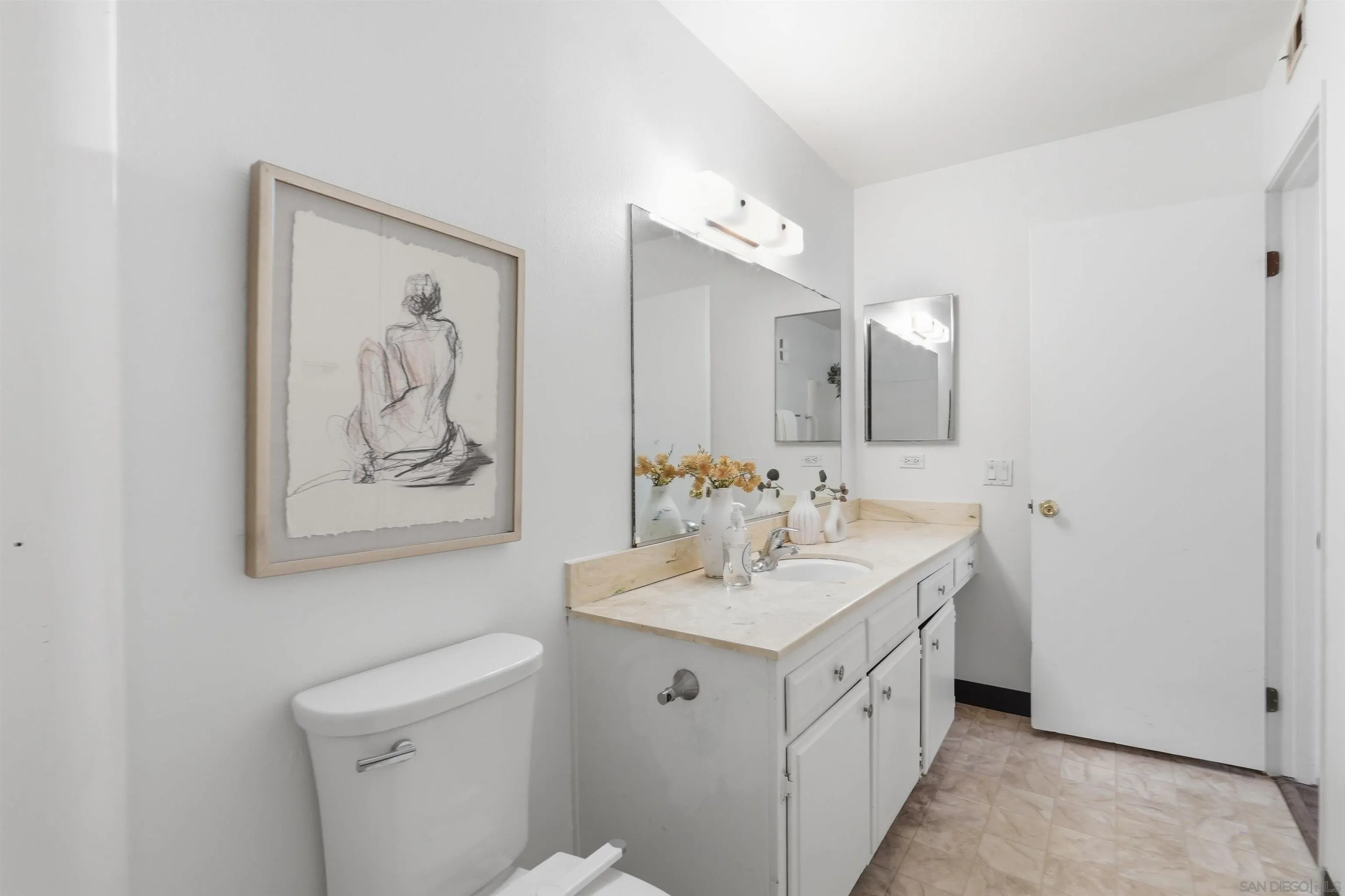 https://cdn.realtyfeed.com/cdn/127/260015997/473c48ce698690abb91b137beef8d9e0.webp