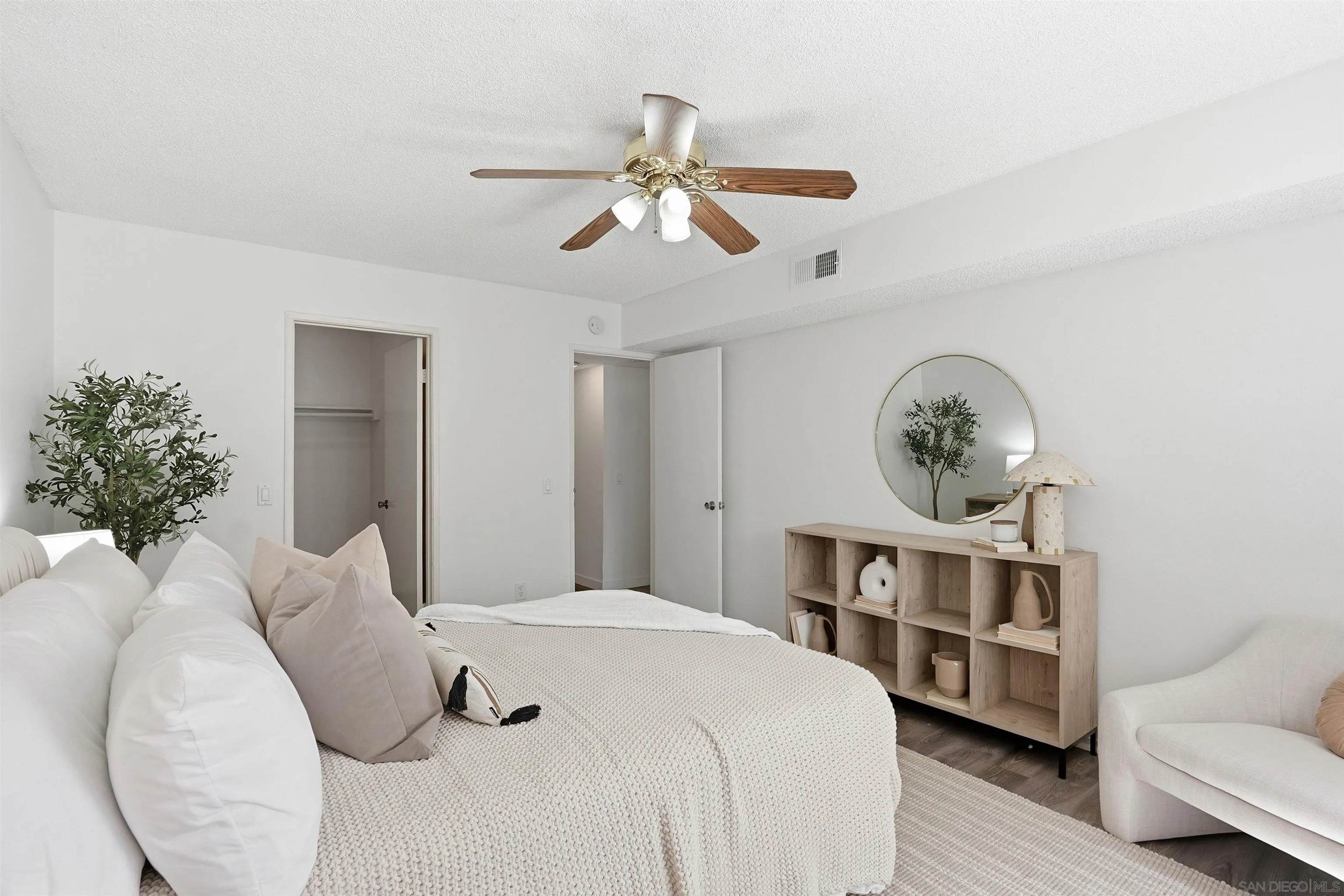 https://cdn.realtyfeed.com/cdn/127/260015997/671178ee9bb125977b5cfd3b9173247b.webp