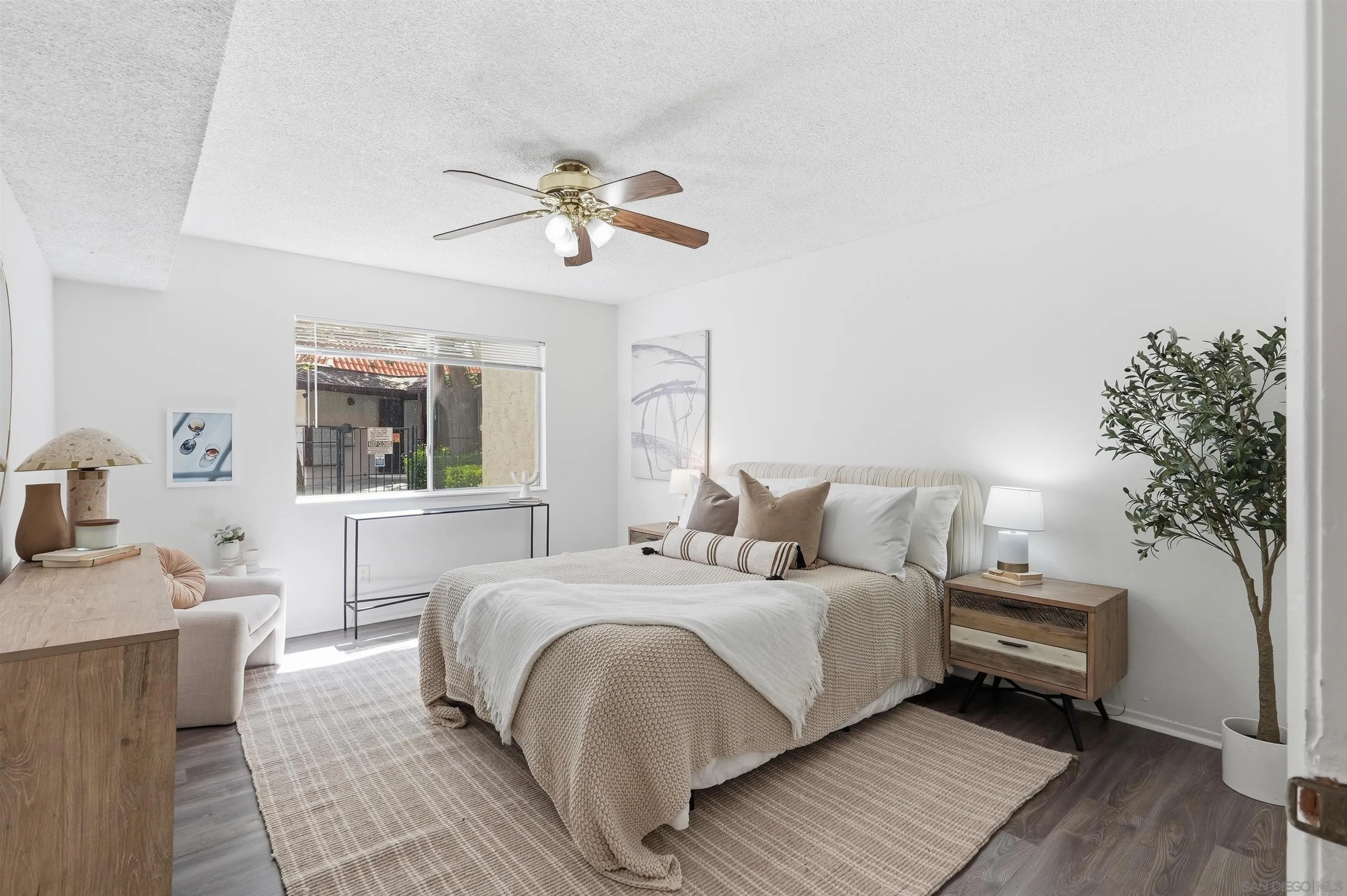 https://cdn.realtyfeed.com/cdn/127/260015997/81e510ed64f354604901bb647526d074.webp