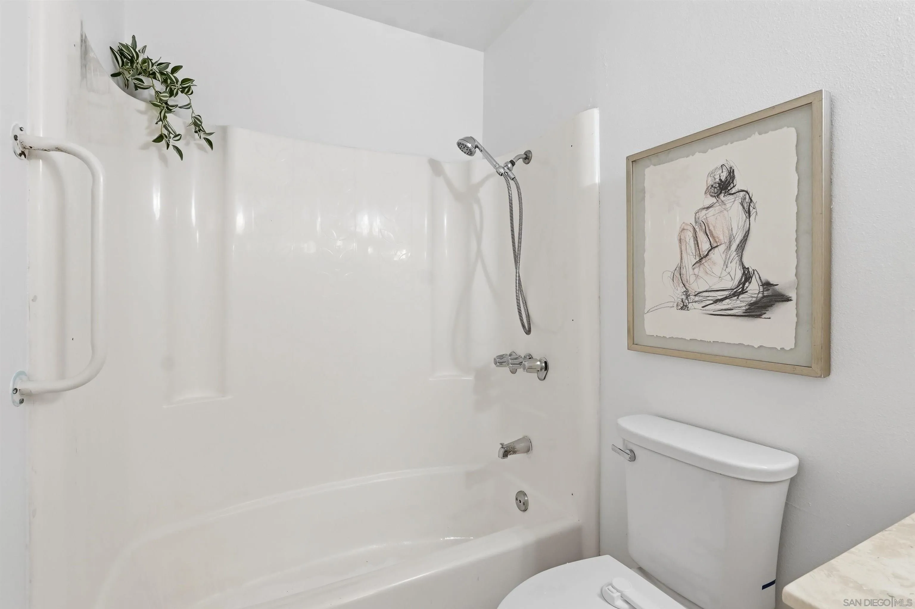 https://cdn.realtyfeed.com/cdn/127/260015997/ec719125968c7549b6c55d98c7cba367.webp