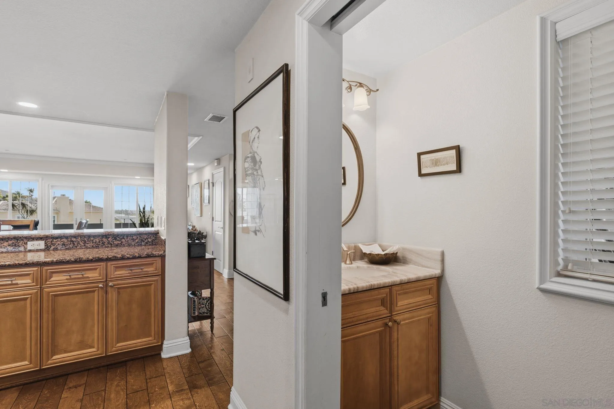 https://cdn.realtyfeed.com/cdn/127/260016002/6584cf6c5ef37650f17cb3bcb41f19cb.webp