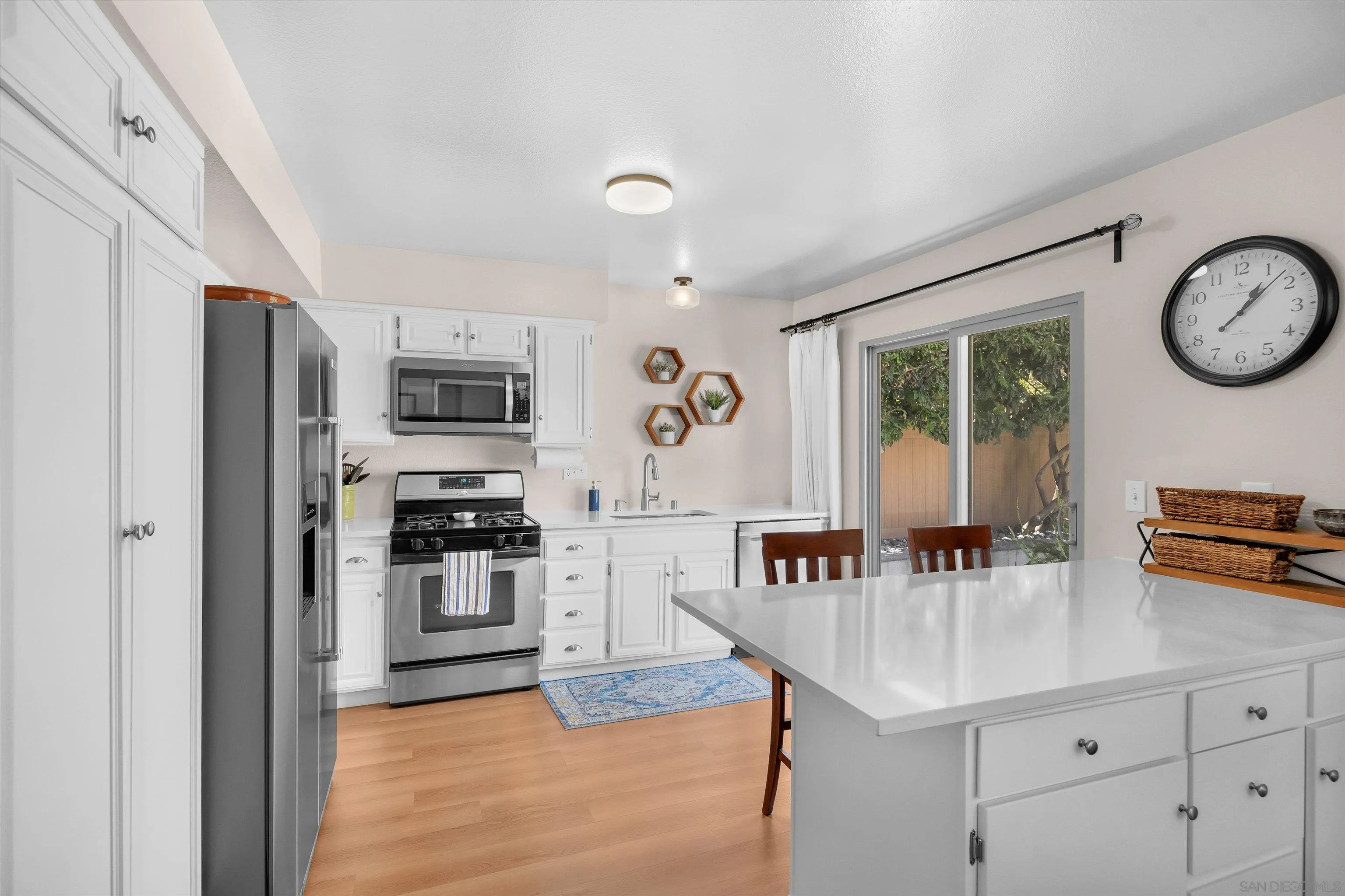 https://cdn.realtyfeed.com/cdn/127/260016004/b0c8b1764a996f3f2218ed7abc3eae65.webp