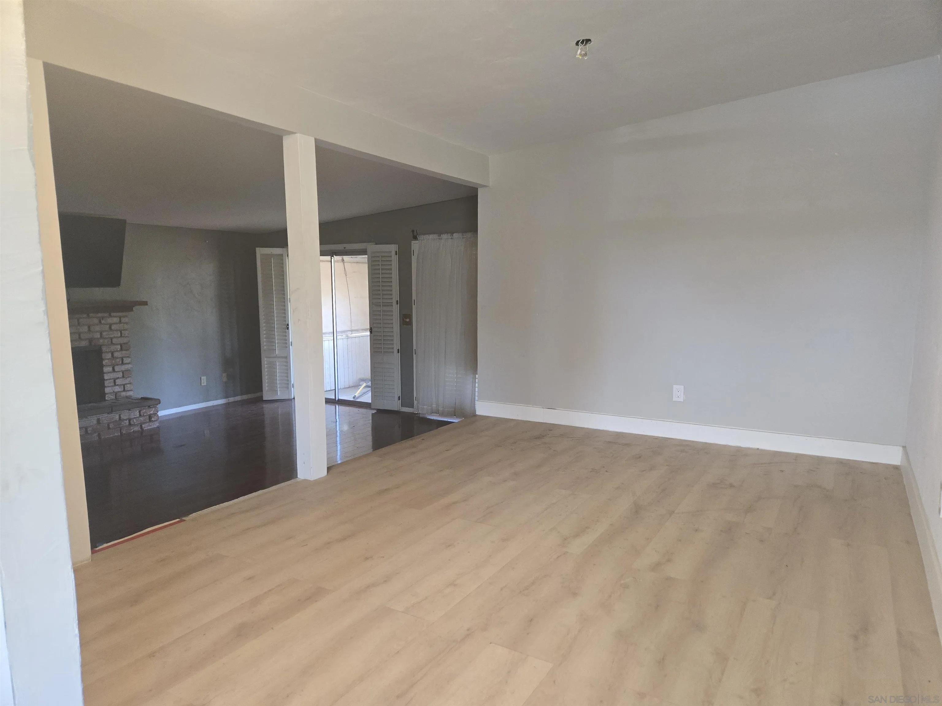 https://cdn.realtyfeed.com/cdn/127/260016005/288cf462c2b7010844aaa6e3d1b15a8b.webp