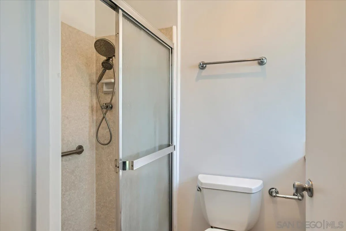 Photo #16: 260016012 Listing: Photo #16