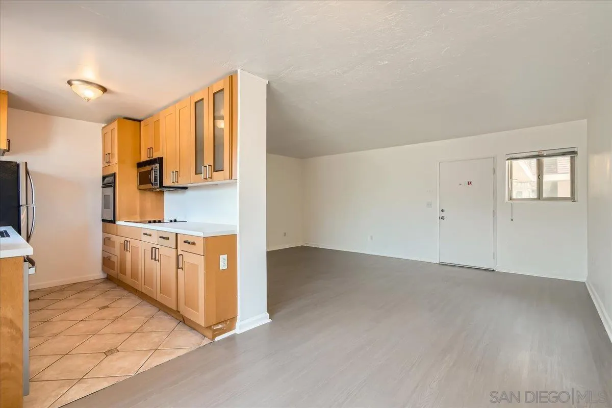 Photo #8: 260016012 Listing: Photo #8