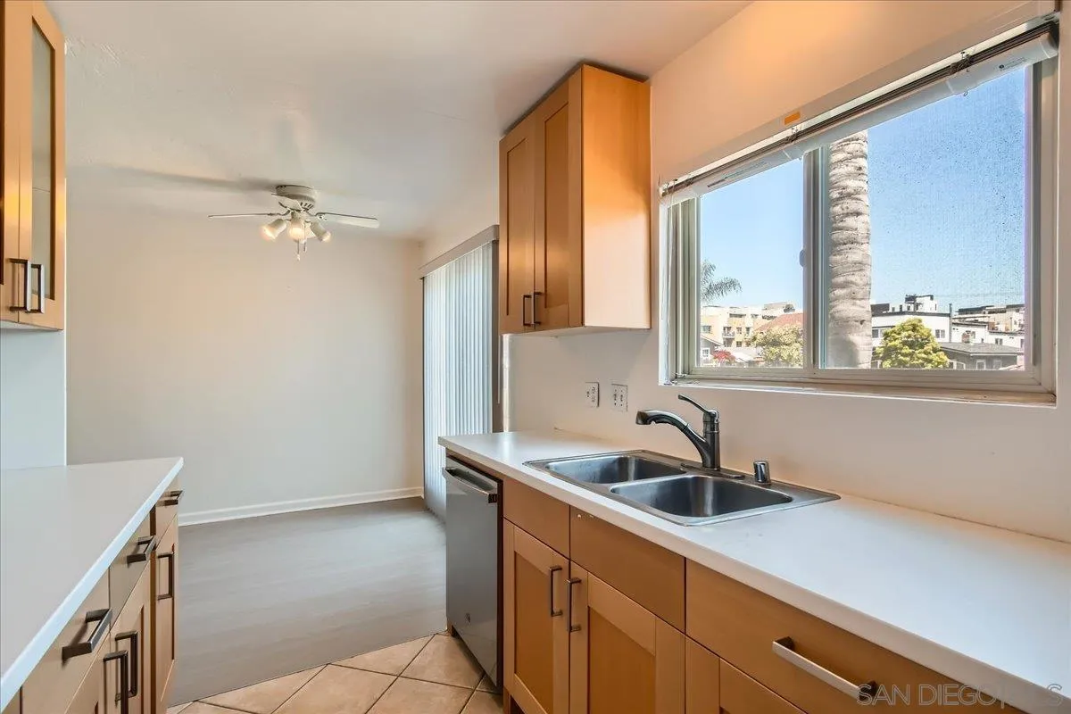 Photo #11: 260016012 Listing: Photo #11