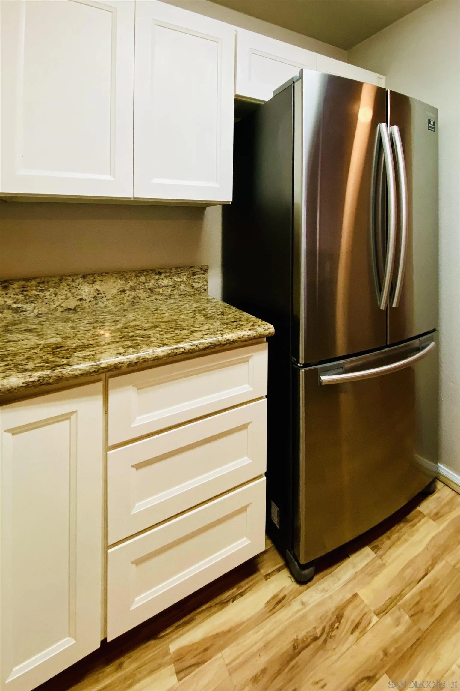 https://cdn.realtyfeed.com/cdn/127/260016017/0f256b1c655bdc8688840739ba2e7942.webp