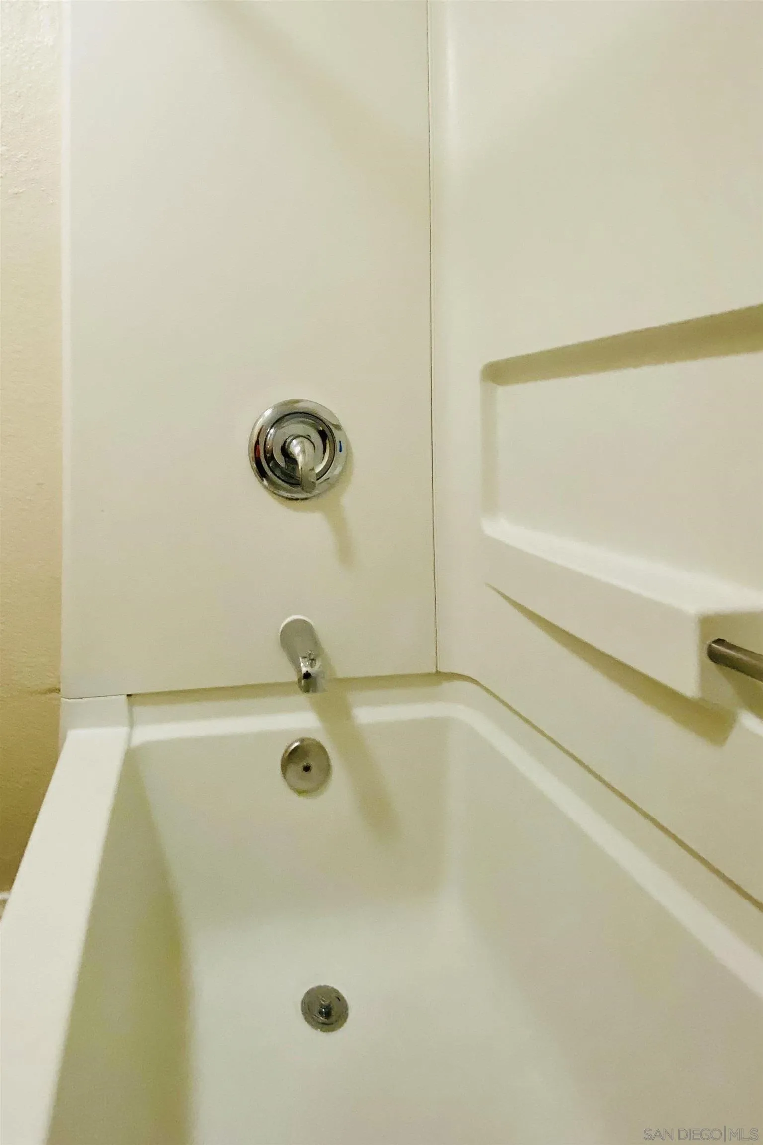 https://cdn.realtyfeed.com/cdn/127/260016017/569304145e0ad1abc09d59cda766f410.webp