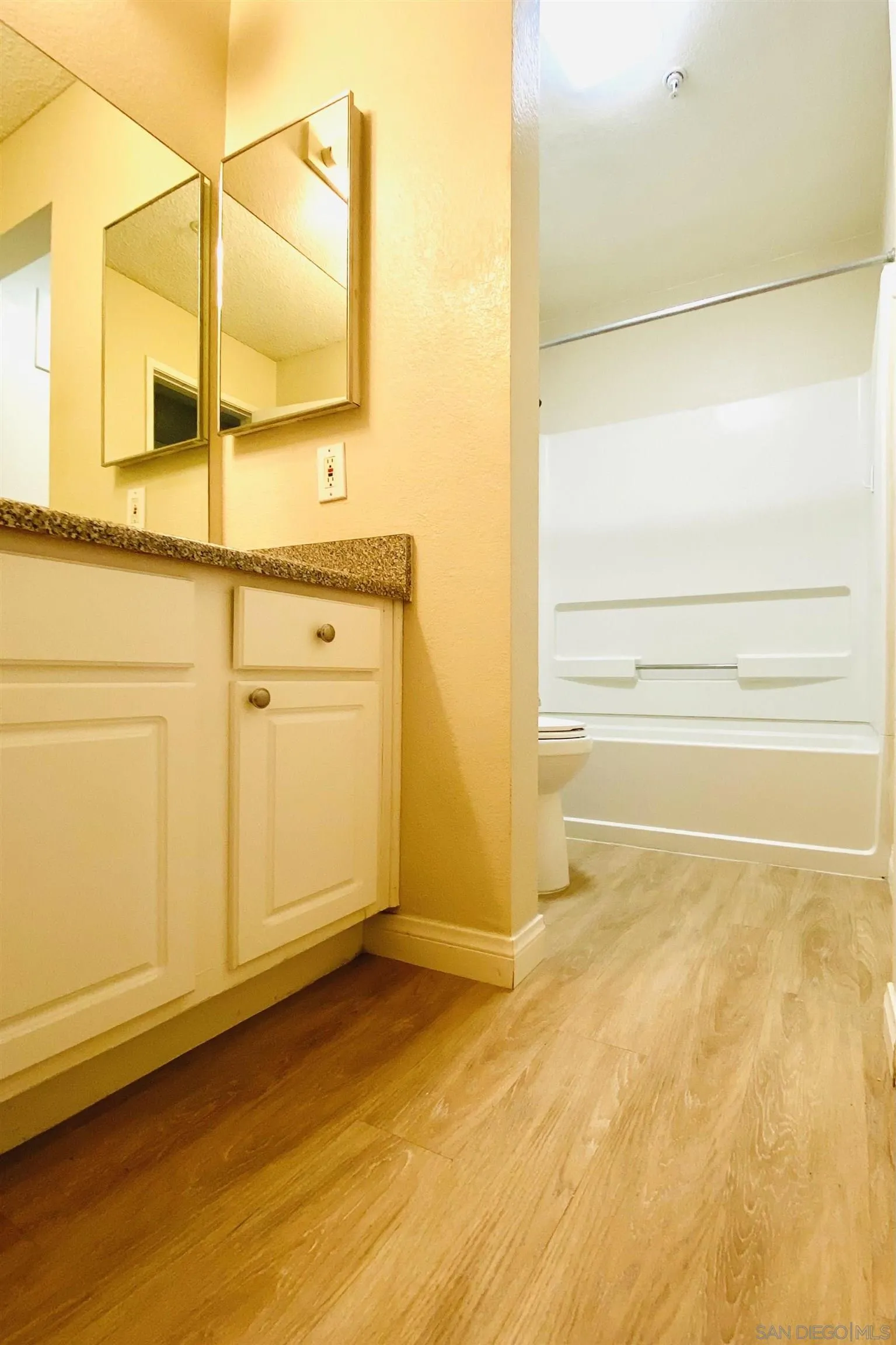 https://cdn.realtyfeed.com/cdn/127/260016017/e7dca4dc0ca7d837387b46098616791f.webp