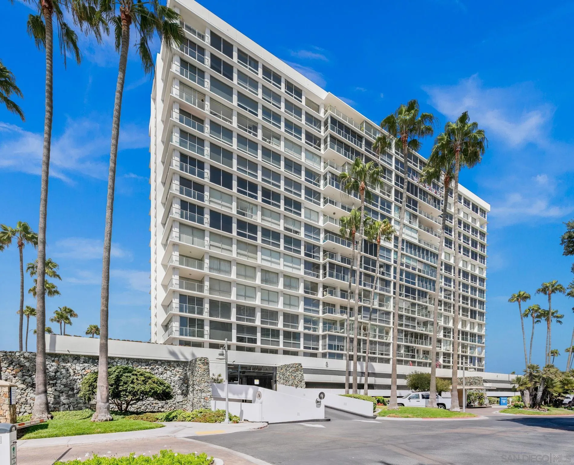 1710 Avenida Del Mundo 209