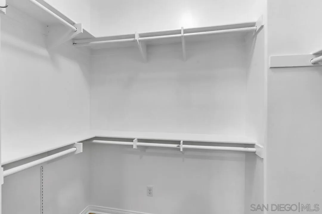 https://cdn.realtyfeed.com/cdn/127/260016021/0411414aae605a1d97ca97351afa8ca7.webp