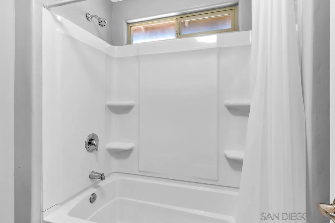 https://cdn.realtyfeed.com/cdn/127/260016021/c92c41c013a76d95309296d8c9317801.webp