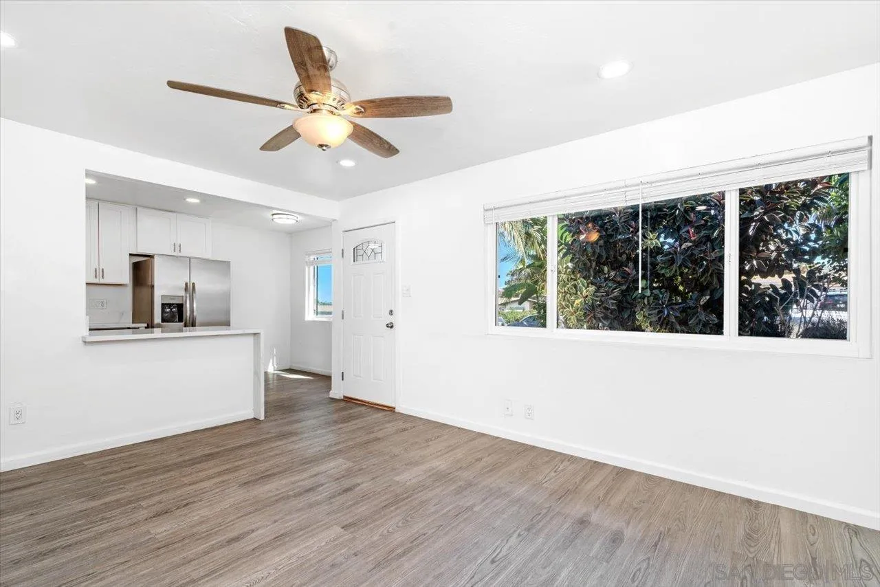 https://cdn.realtyfeed.com/cdn/127/260016023/1fb81fe657046bd7ea38a2dfe3e79c48.webp