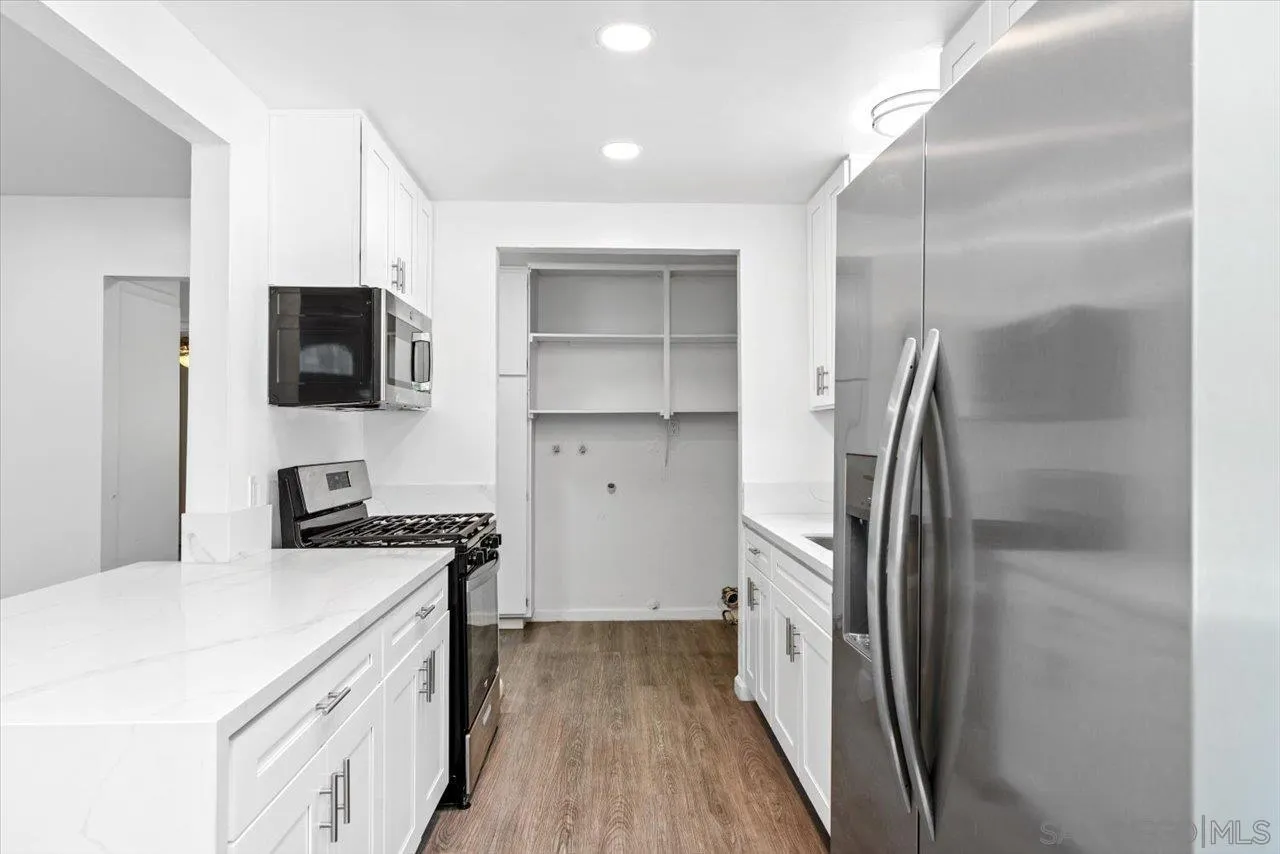 https://cdn.realtyfeed.com/cdn/127/260016023/2d949459dc512e6d2f0aaaf211eca24b.webp