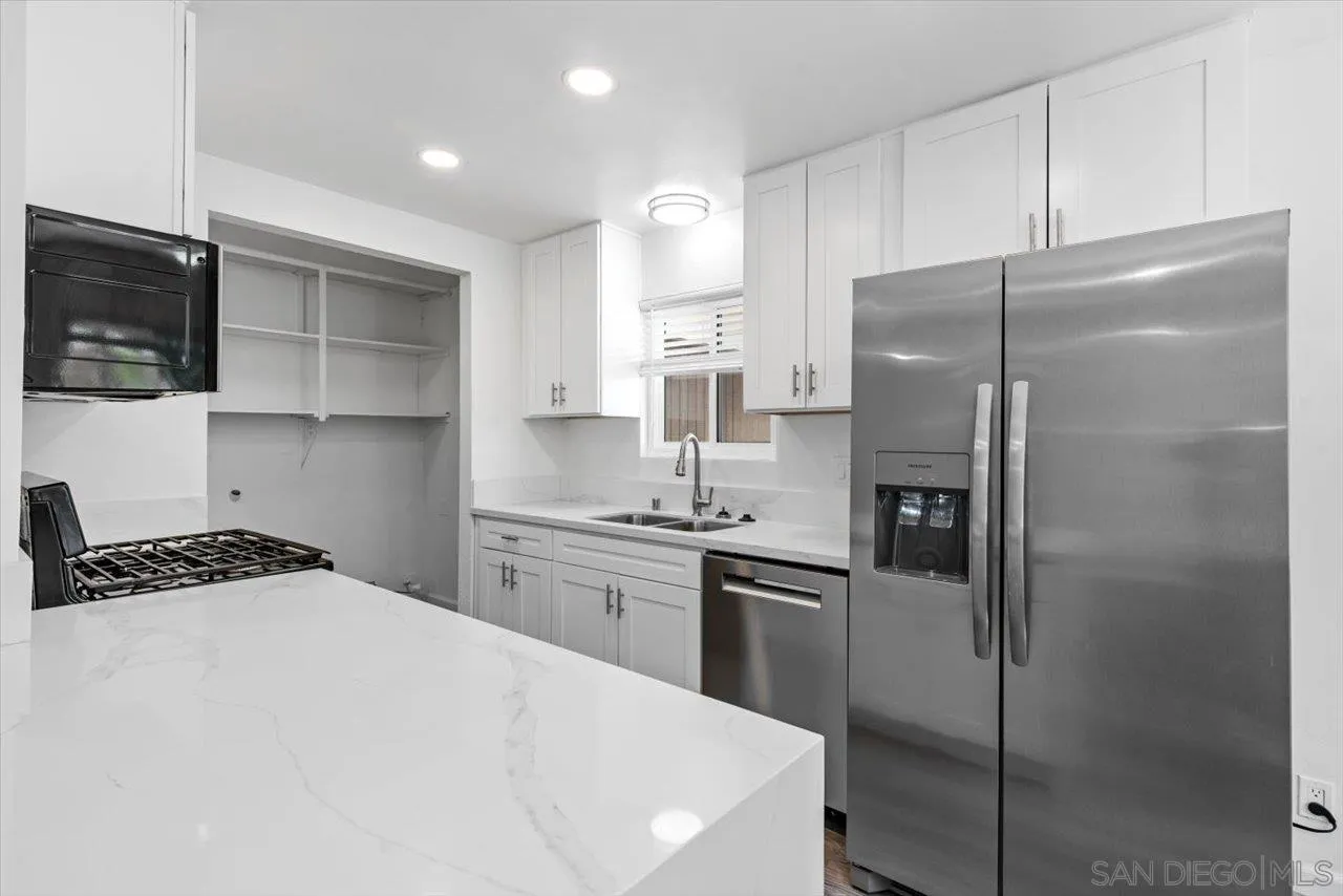 https://cdn.realtyfeed.com/cdn/127/260016023/9acd3fab5cca11455eea5919ad08ab66.webp