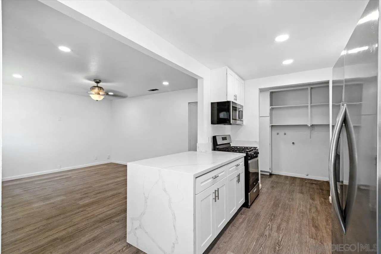 https://cdn.realtyfeed.com/cdn/127/260016023/b38e7b1b0f67b438d3d80019817f6188.webp