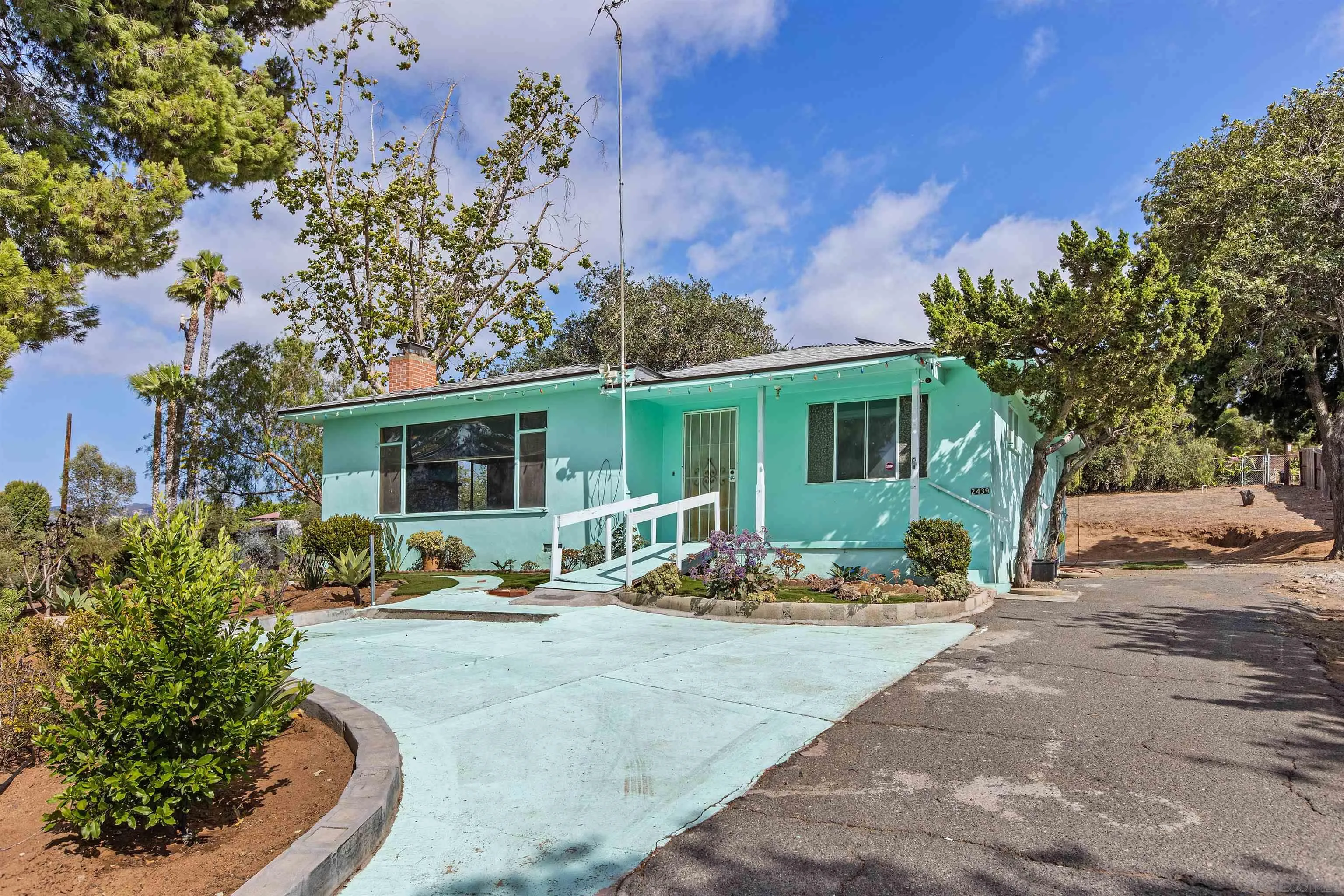 https://cdn.realtyfeed.com/cdn/127/260016034/402ab5b581100a1af9c593b3ec930812.webp