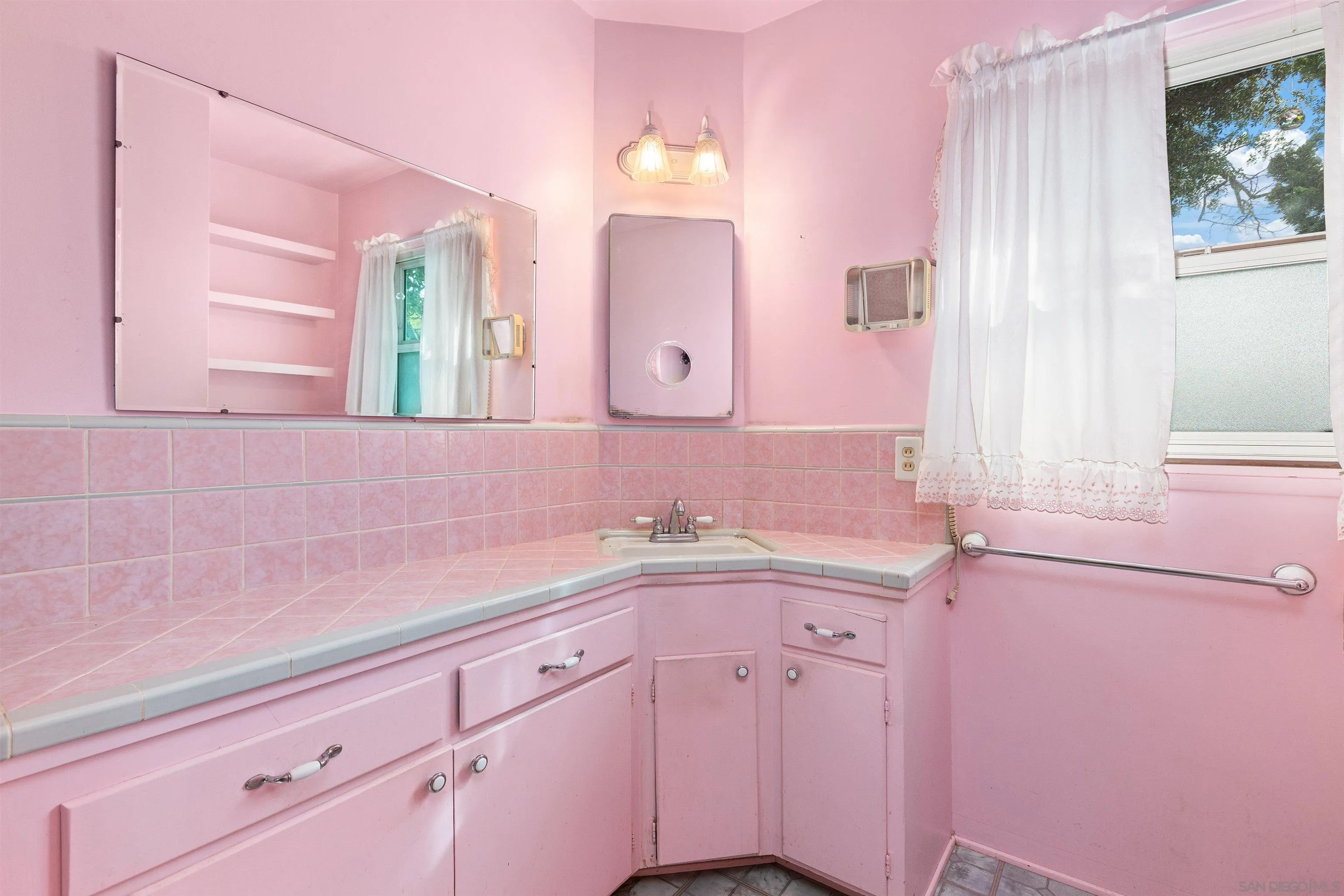 https://cdn.realtyfeed.com/cdn/127/260016034/5a4d59f1d26508b1fac64e5fa0a94112.webp