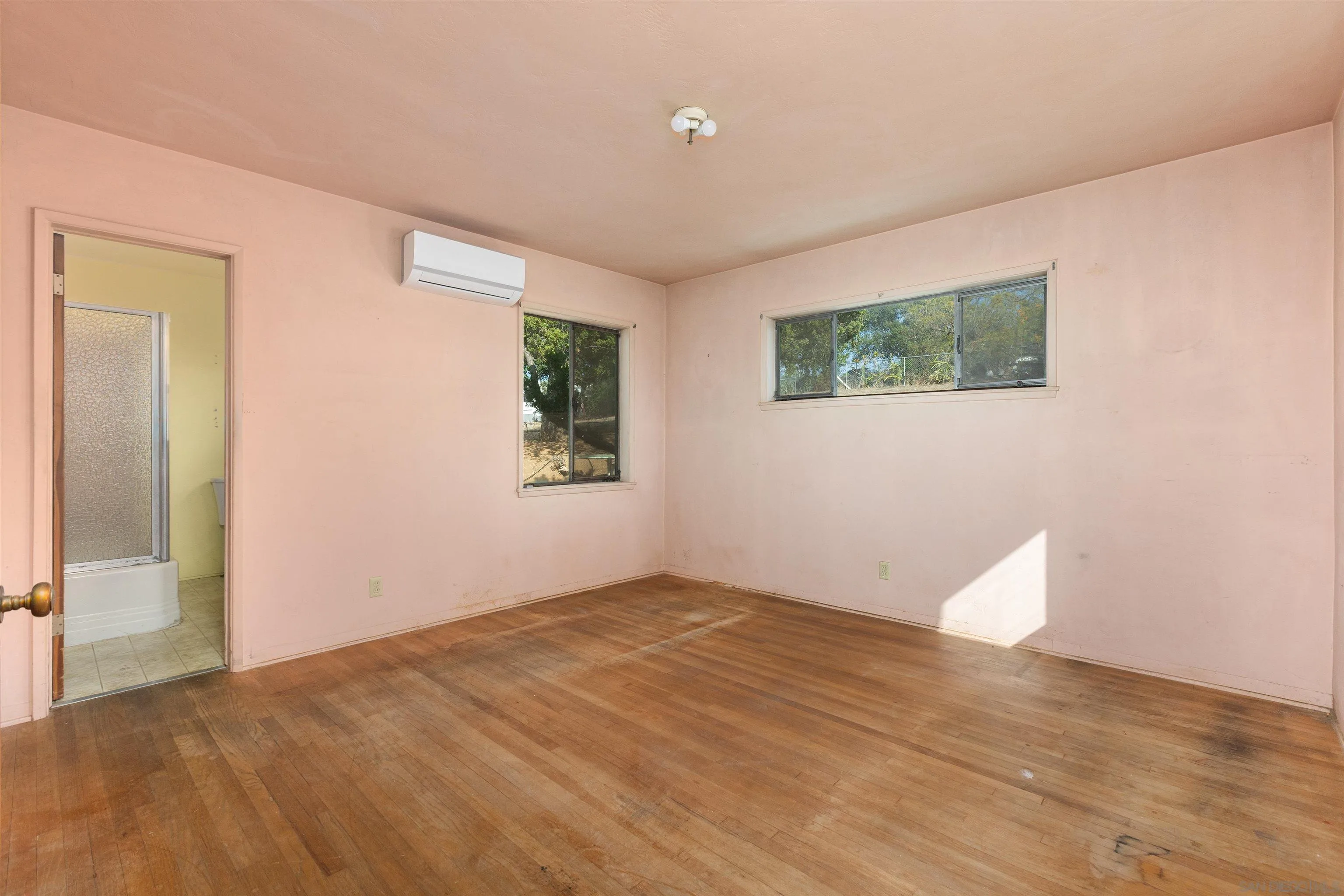 https://cdn.realtyfeed.com/cdn/127/260016034/60dd00e78a60caa1fae92cb04a14f330.webp