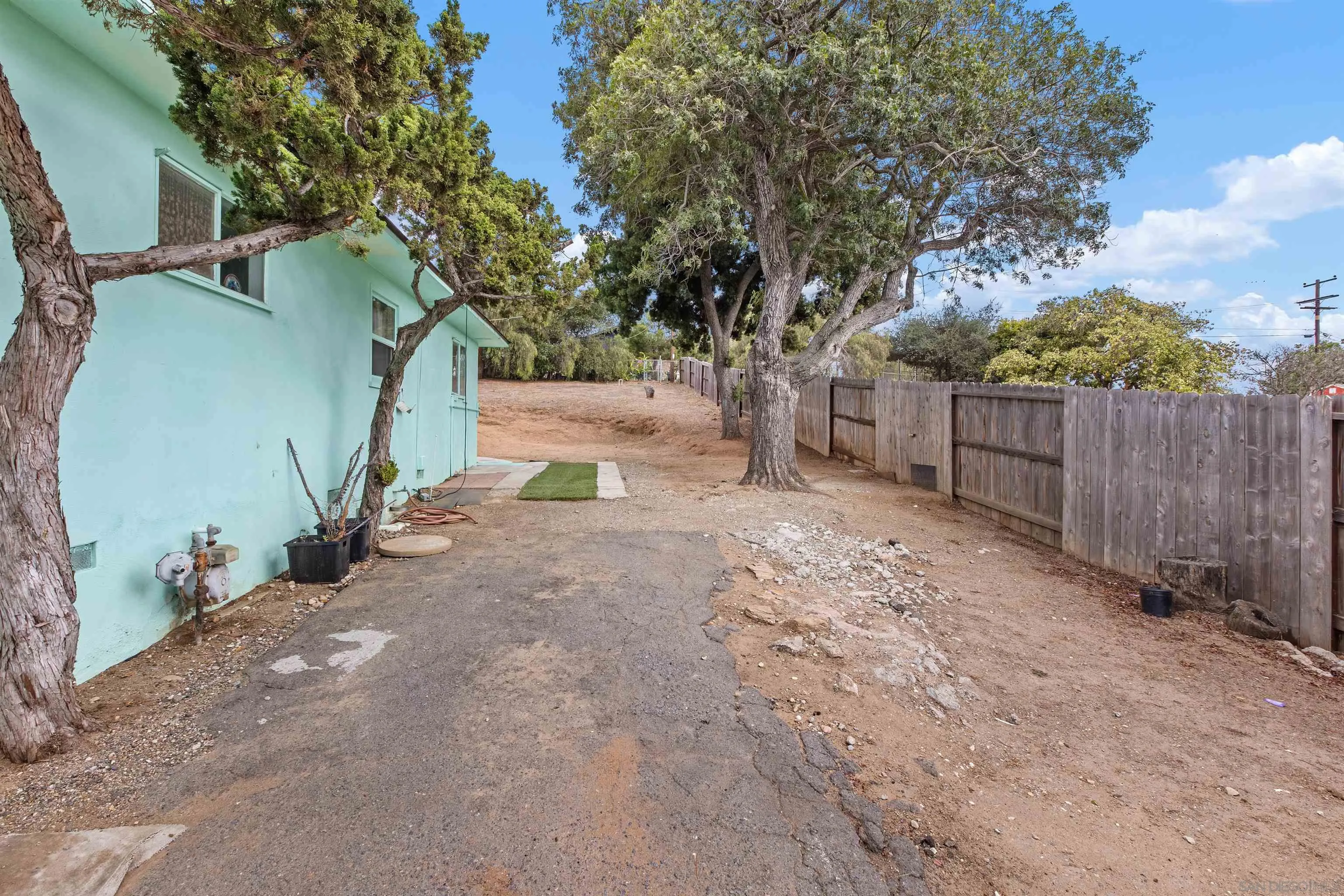 https://cdn.realtyfeed.com/cdn/127/260016034/a87ce056cb828cd970aca913a3d42bae.webp