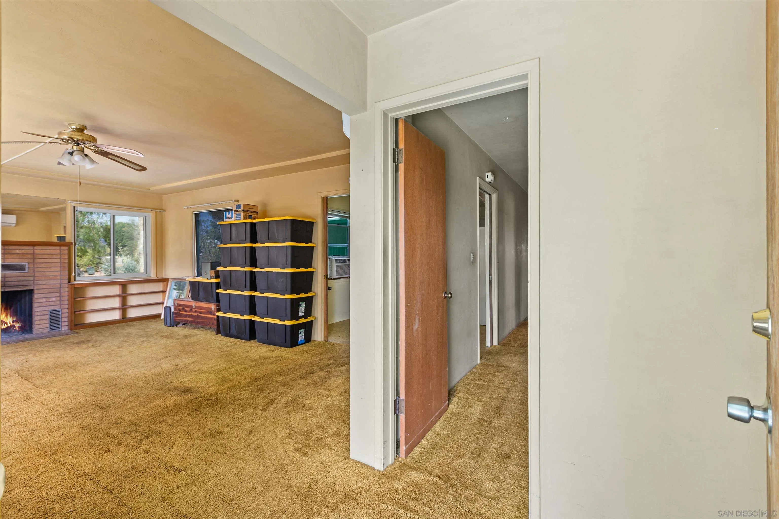https://cdn.realtyfeed.com/cdn/127/260016034/e71f6bb5c064f2031c18d213d6bd456b.webp
