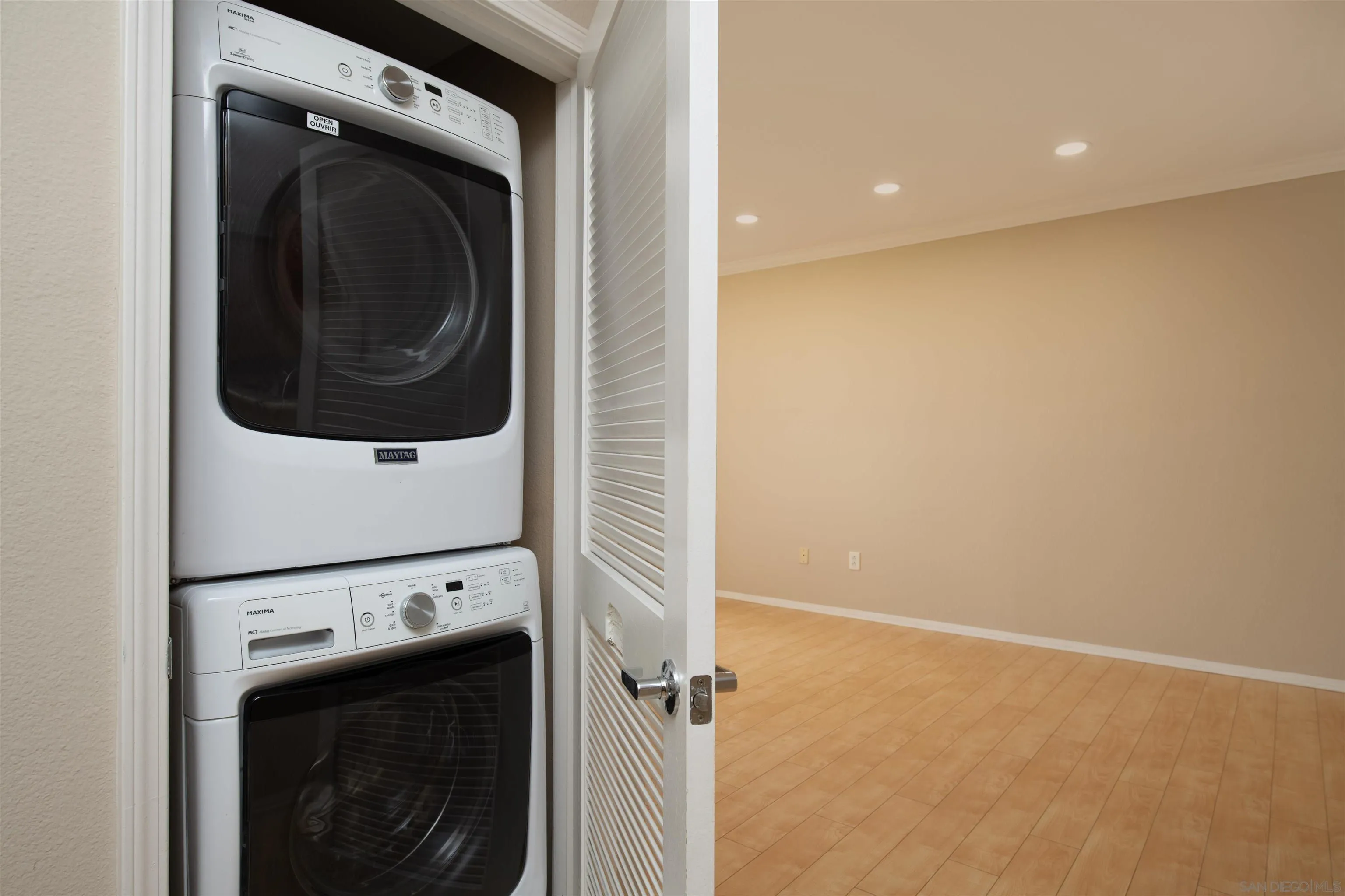 Photo #8: 260016035 Listing: Photo #8