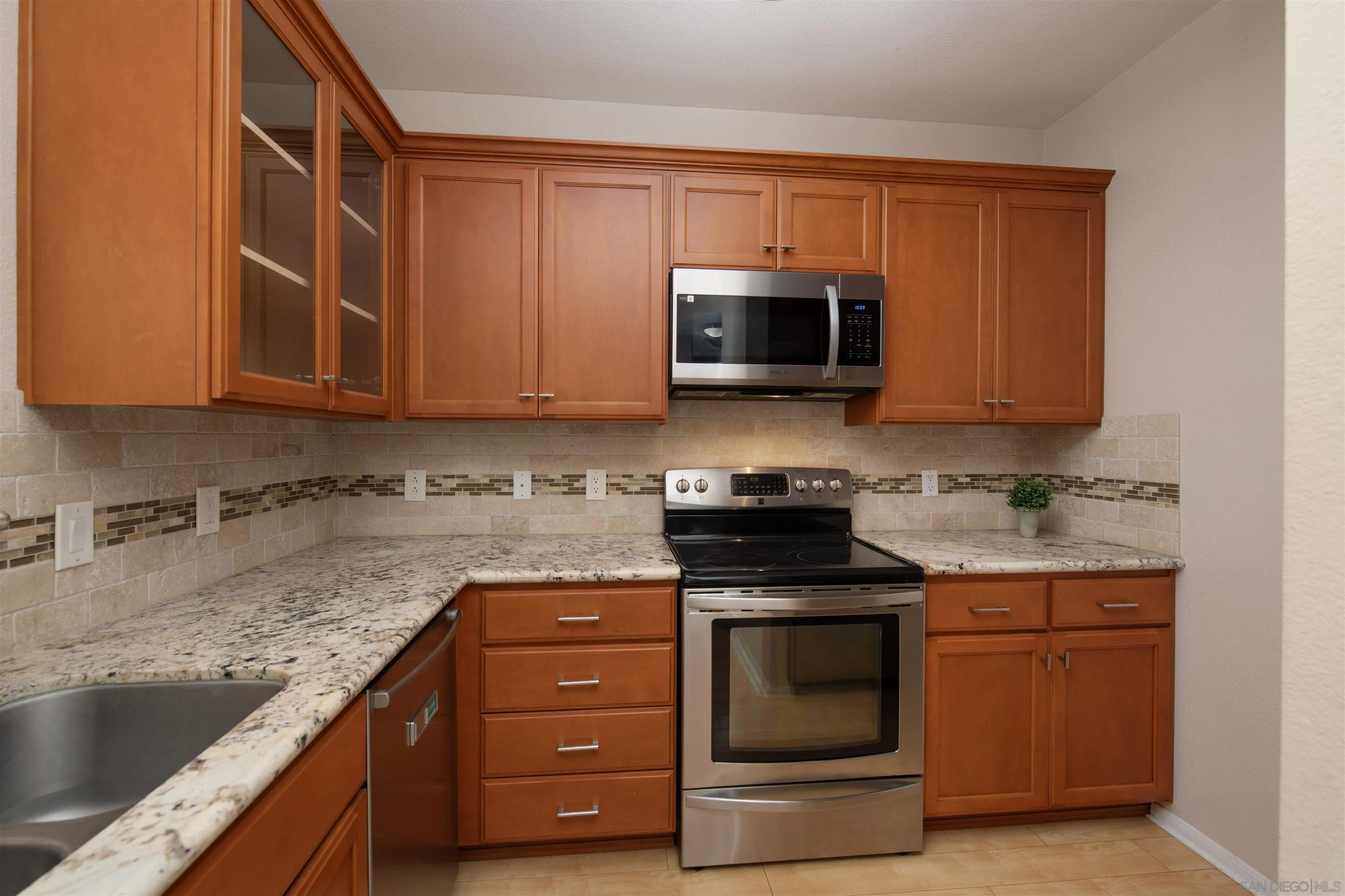 Photo #6: 260016035 Listing: Photo #6