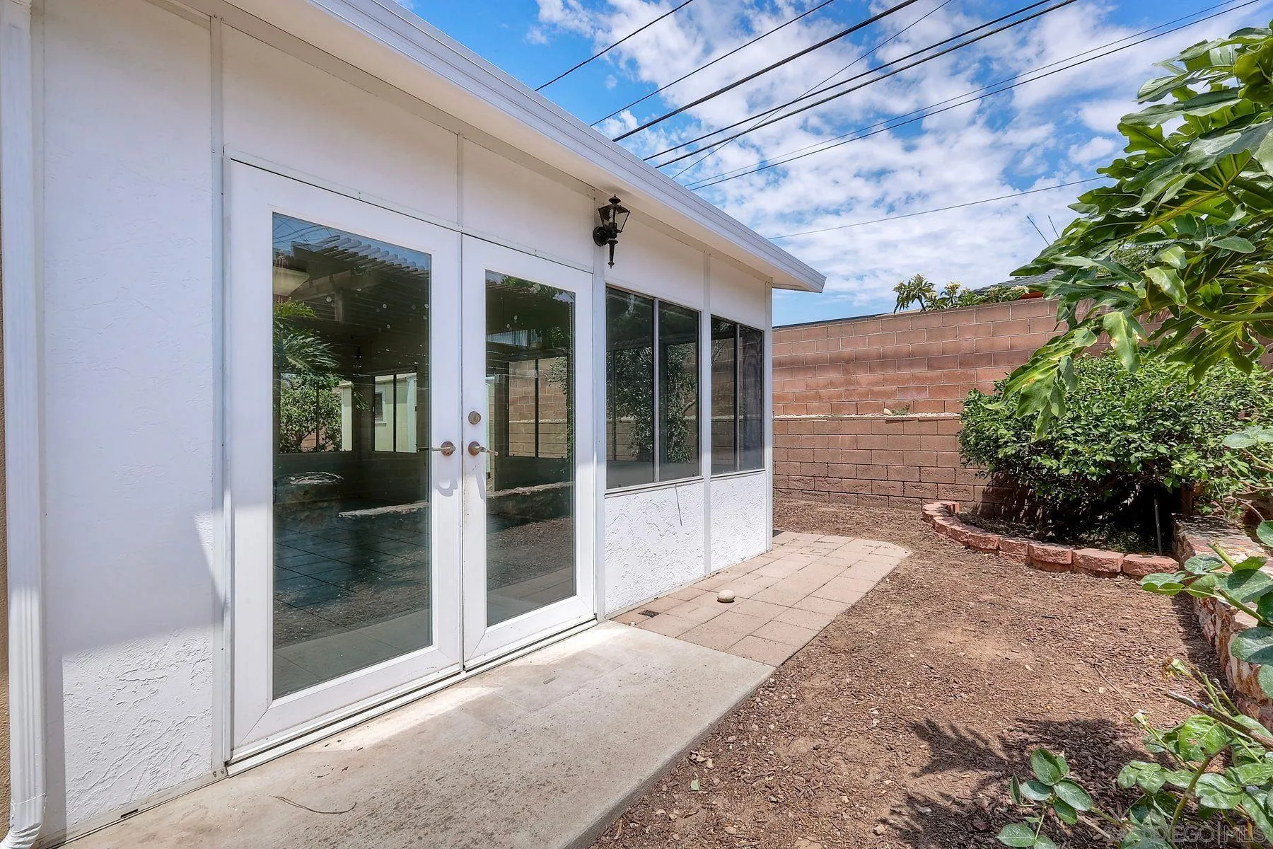 https://cdn.realtyfeed.com/cdn/127/260016042/0c40537d7f3919f7463a1a7e5f1dbf0c.webp