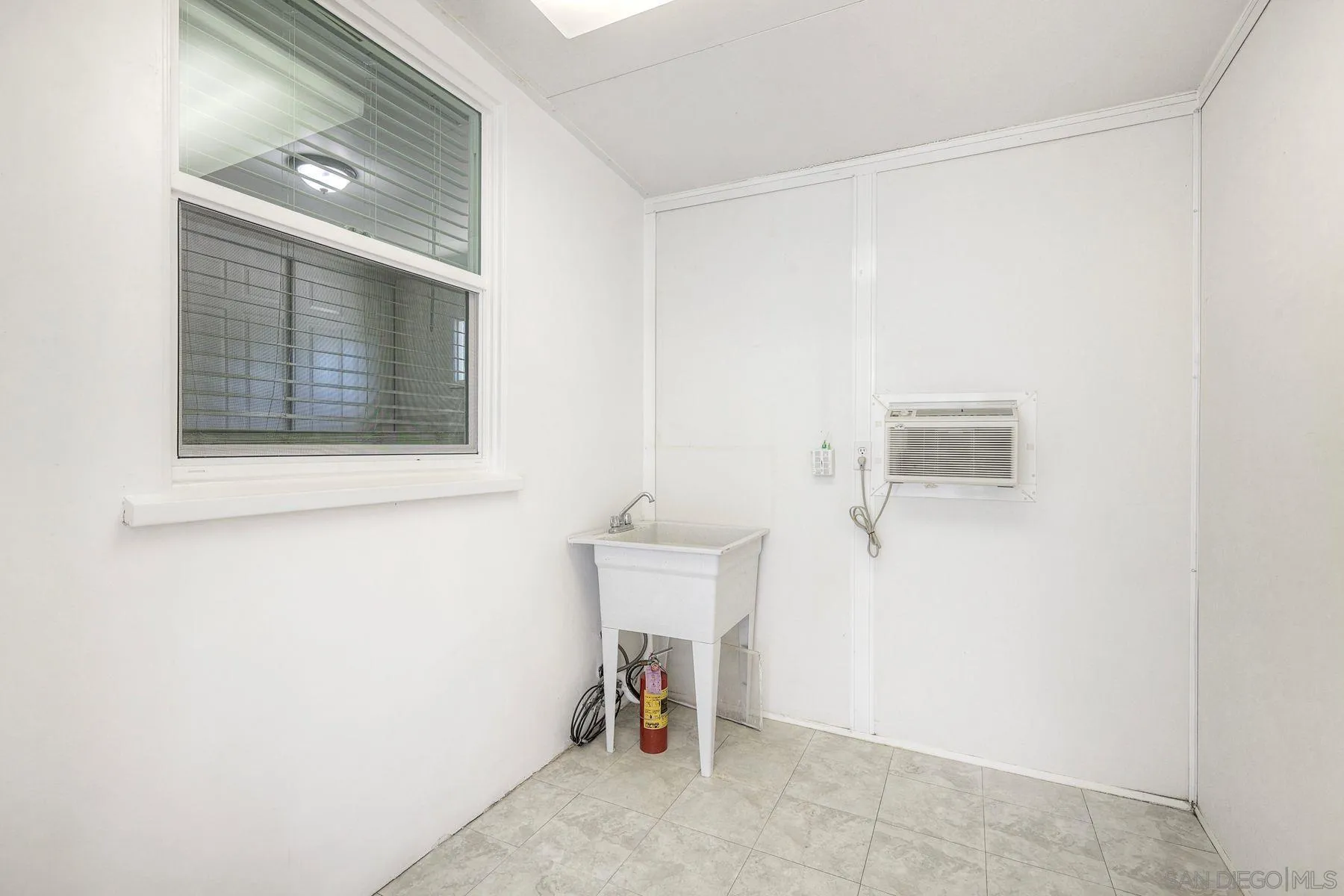 https://cdn.realtyfeed.com/cdn/127/260016042/7e87b90e6d5cb16bc47abc24f6a525b1.webp