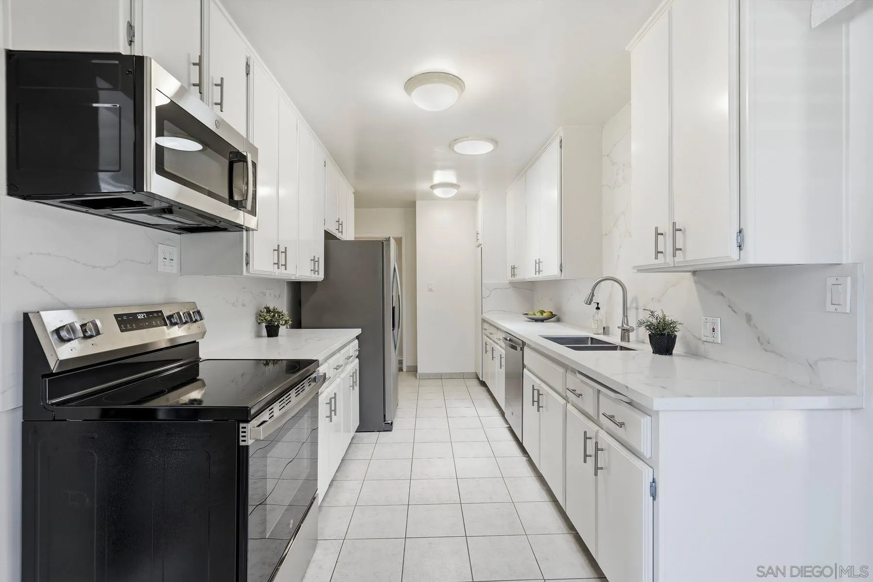 https://cdn.realtyfeed.com/cdn/127/260016042/9fa3e61abea8a37d96db872b78906de8.webp