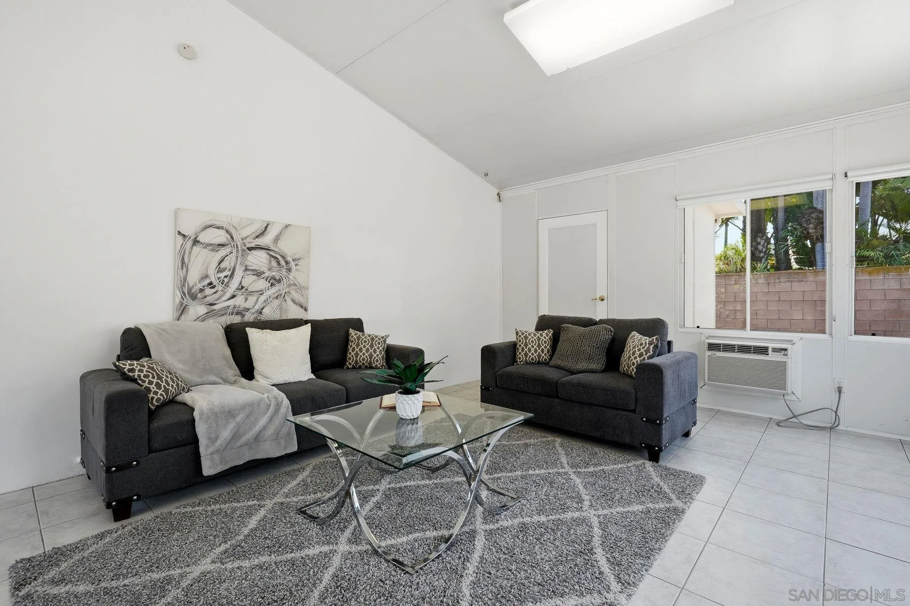 https://cdn.realtyfeed.com/cdn/127/260016042/b48b7bcdcf77806568849923bb65ad9c.webp