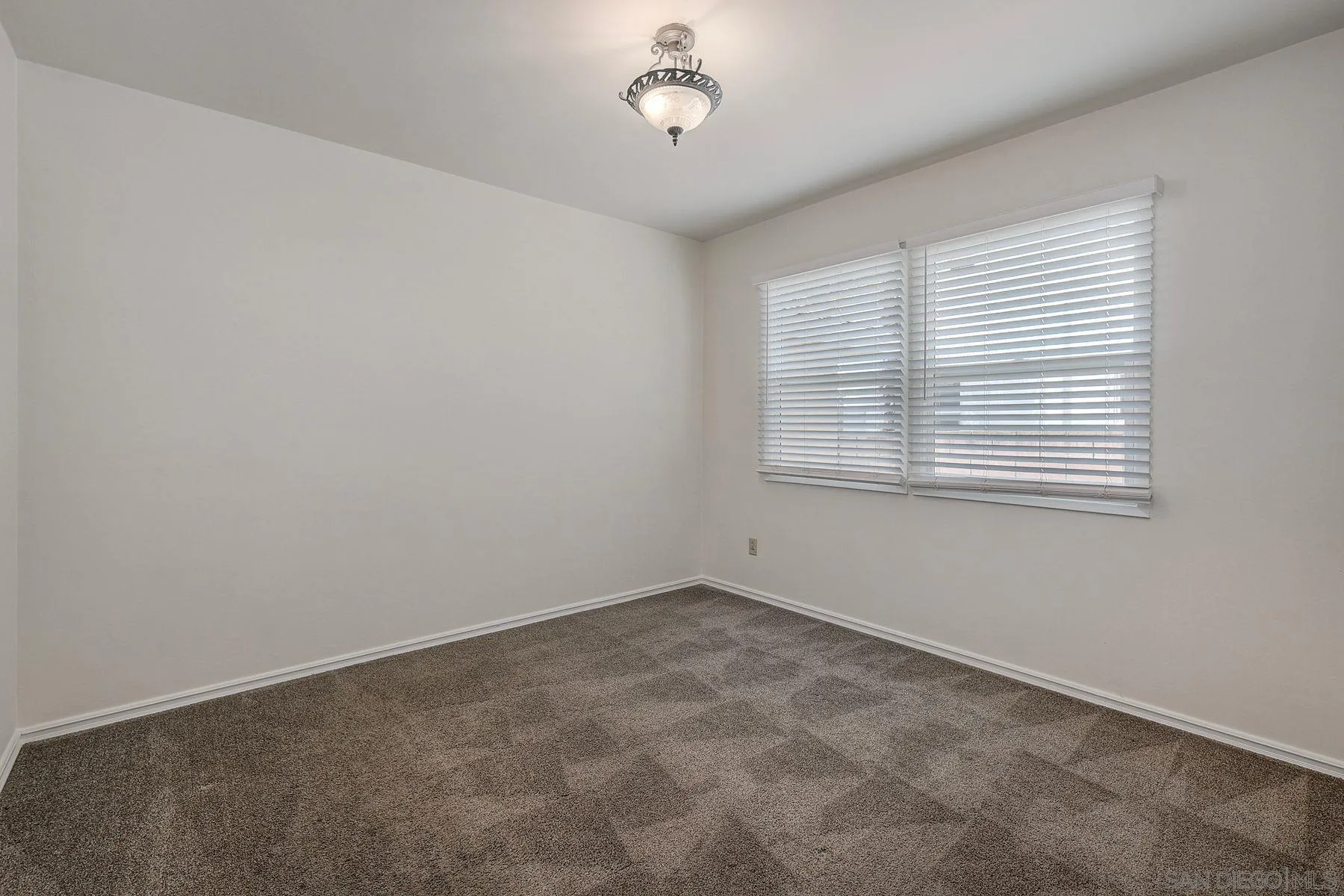 https://cdn.realtyfeed.com/cdn/127/260016042/ccc3529d28a608e5967c79b884e08fdc.webp