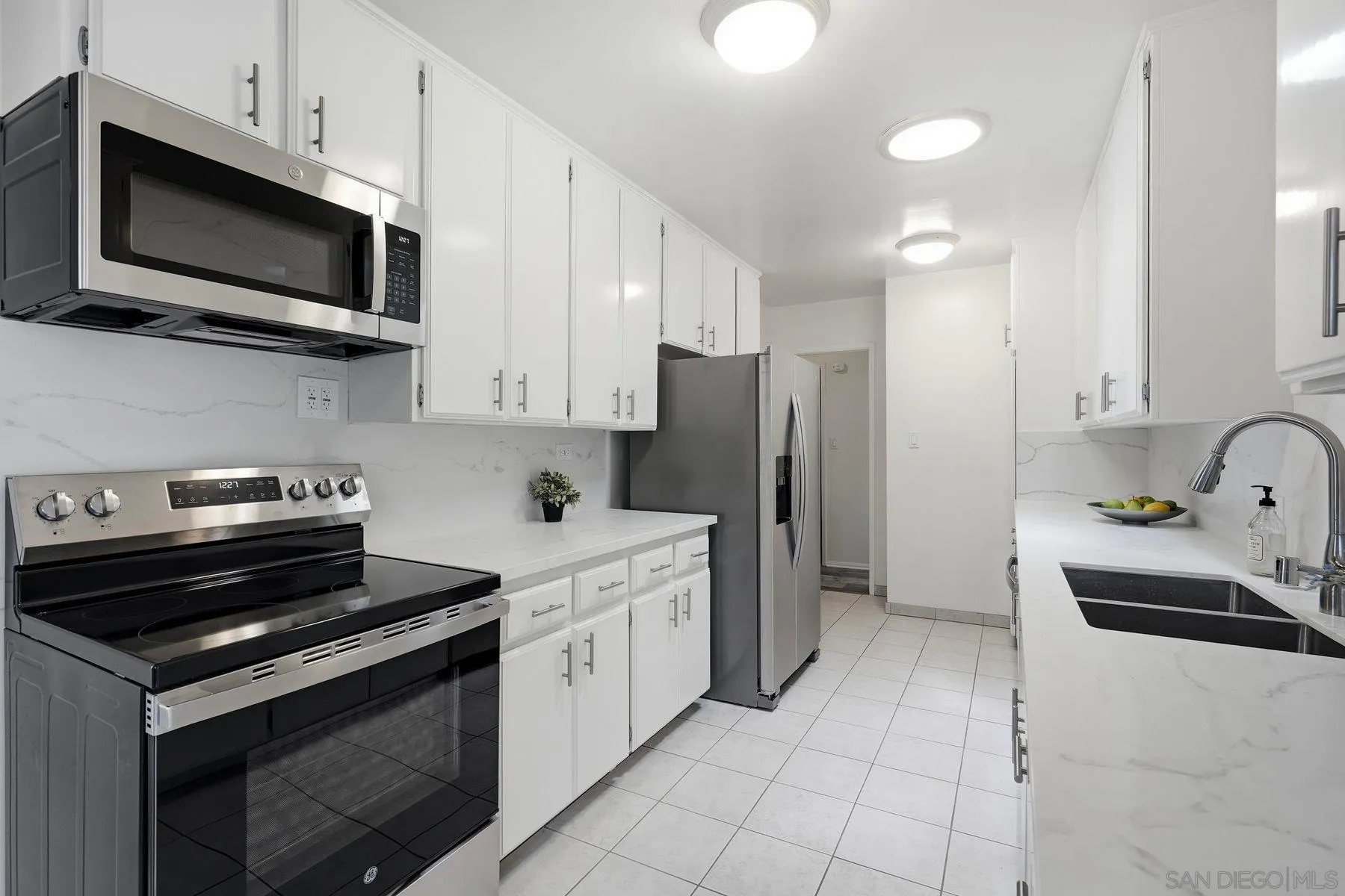 https://cdn.realtyfeed.com/cdn/127/260016042/cf14dc3a76d6e5d2e3b348ecafe31c0c.webp