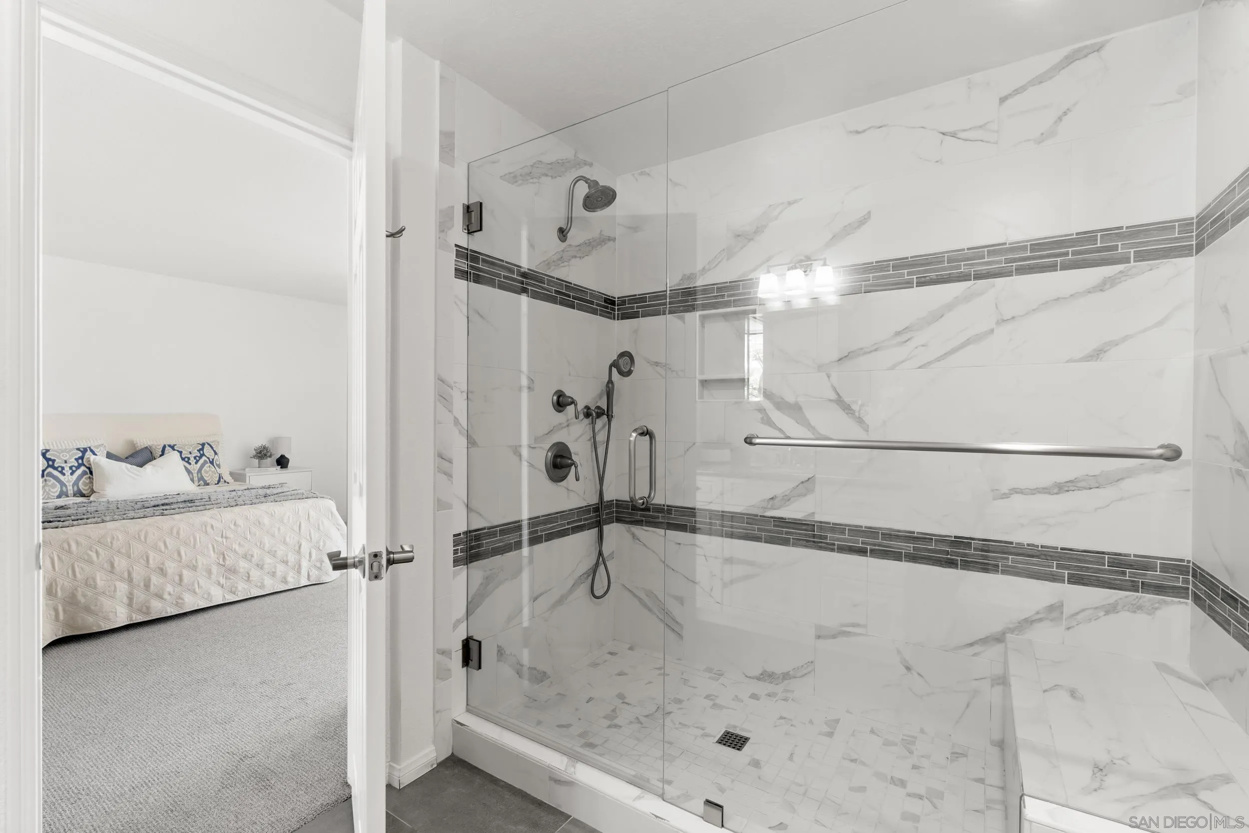 Photo #15: 260016043 Listing: Photo #15